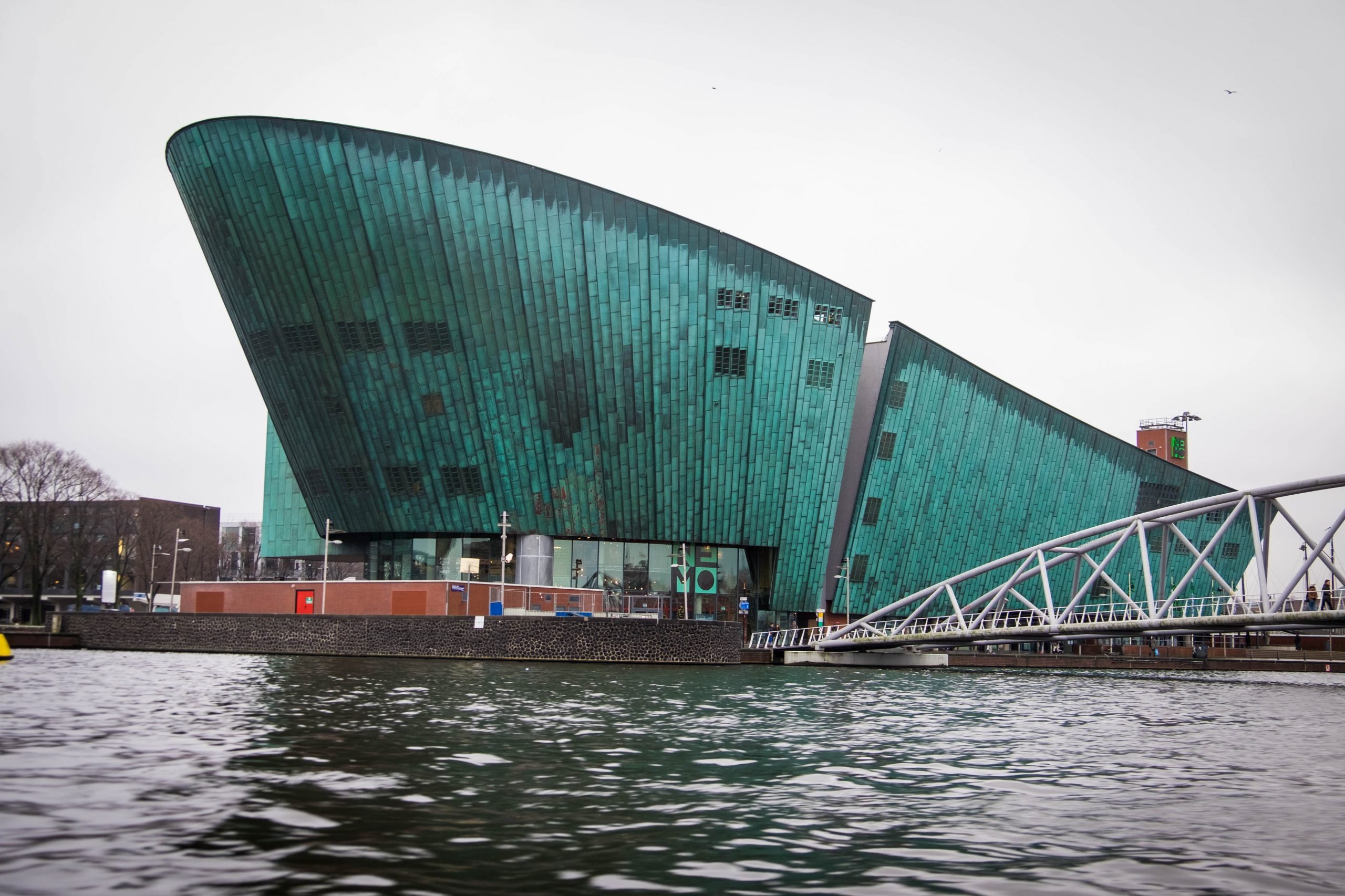 donde alojarse en amsterdam