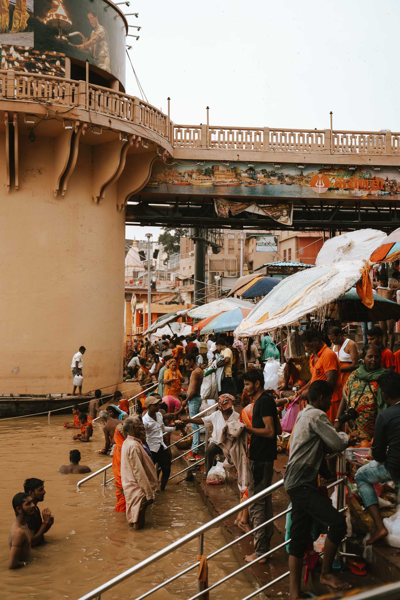 Ganges en Varanasi algo que ver en el Norte de la India