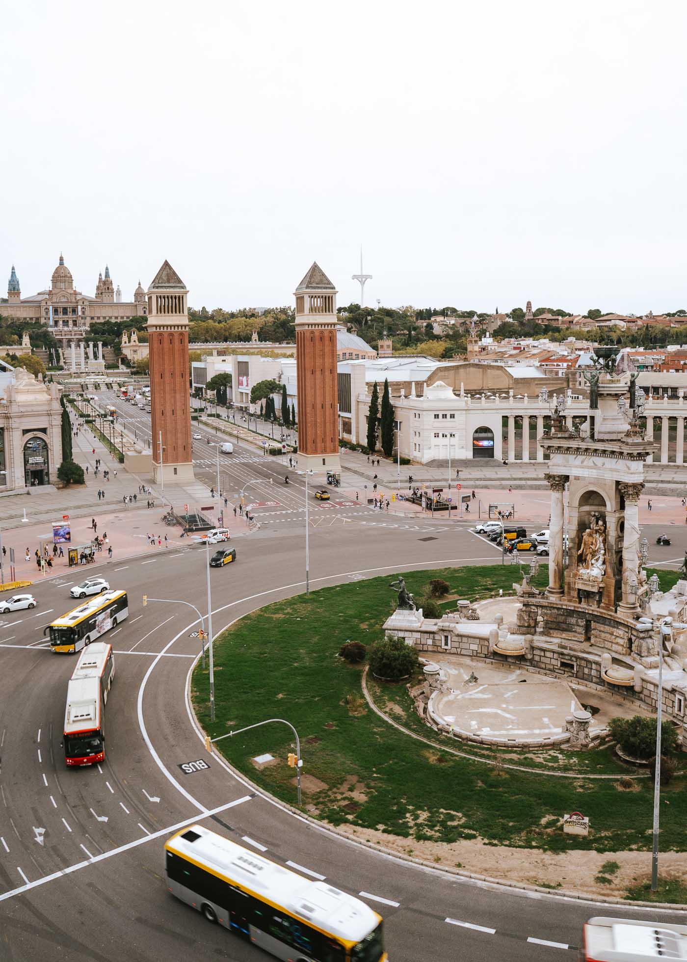 sants una zona inteligente donde alojarse en barcelona