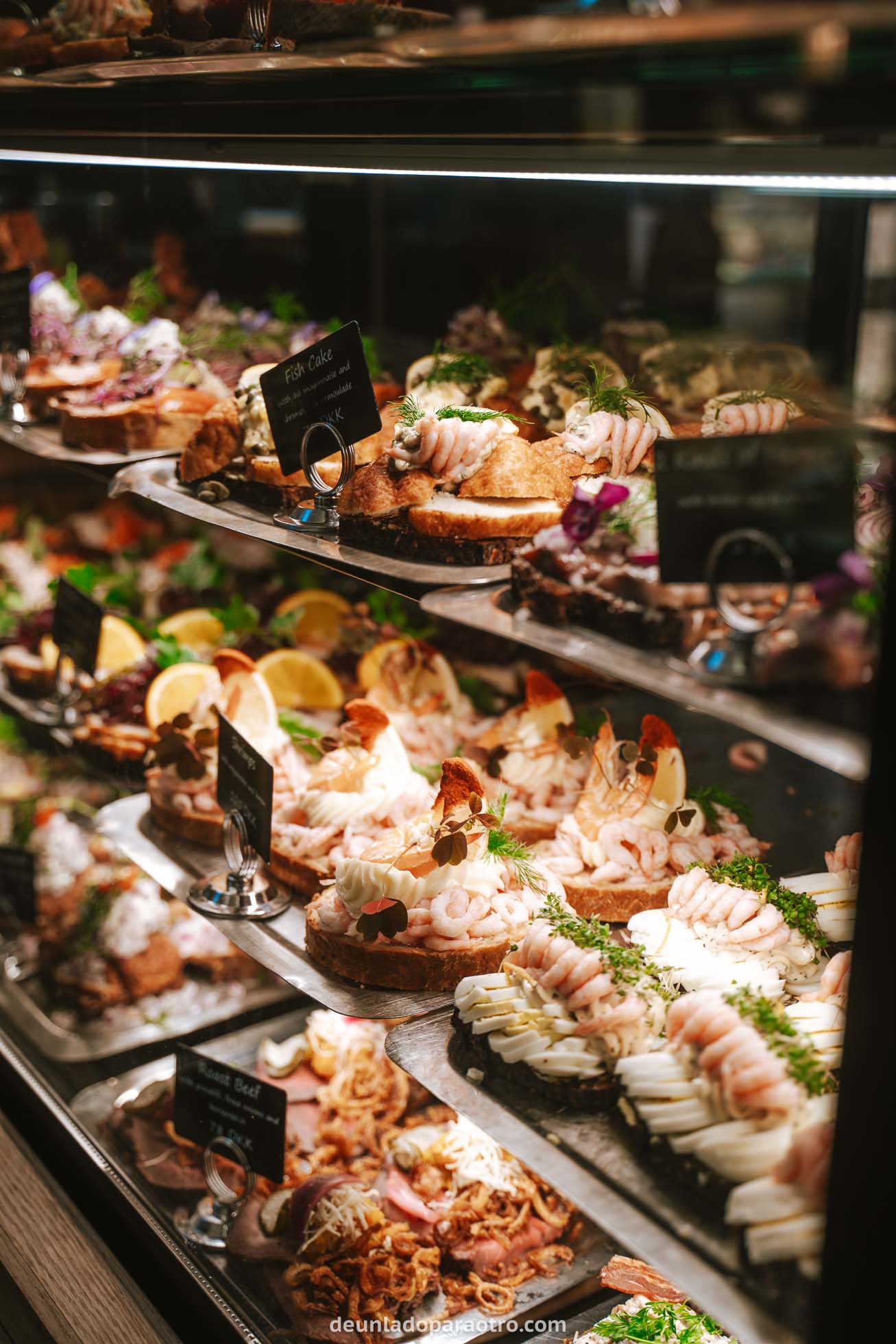 probar el Smørrebrød, un plan muy guay que hacer en Copenhague