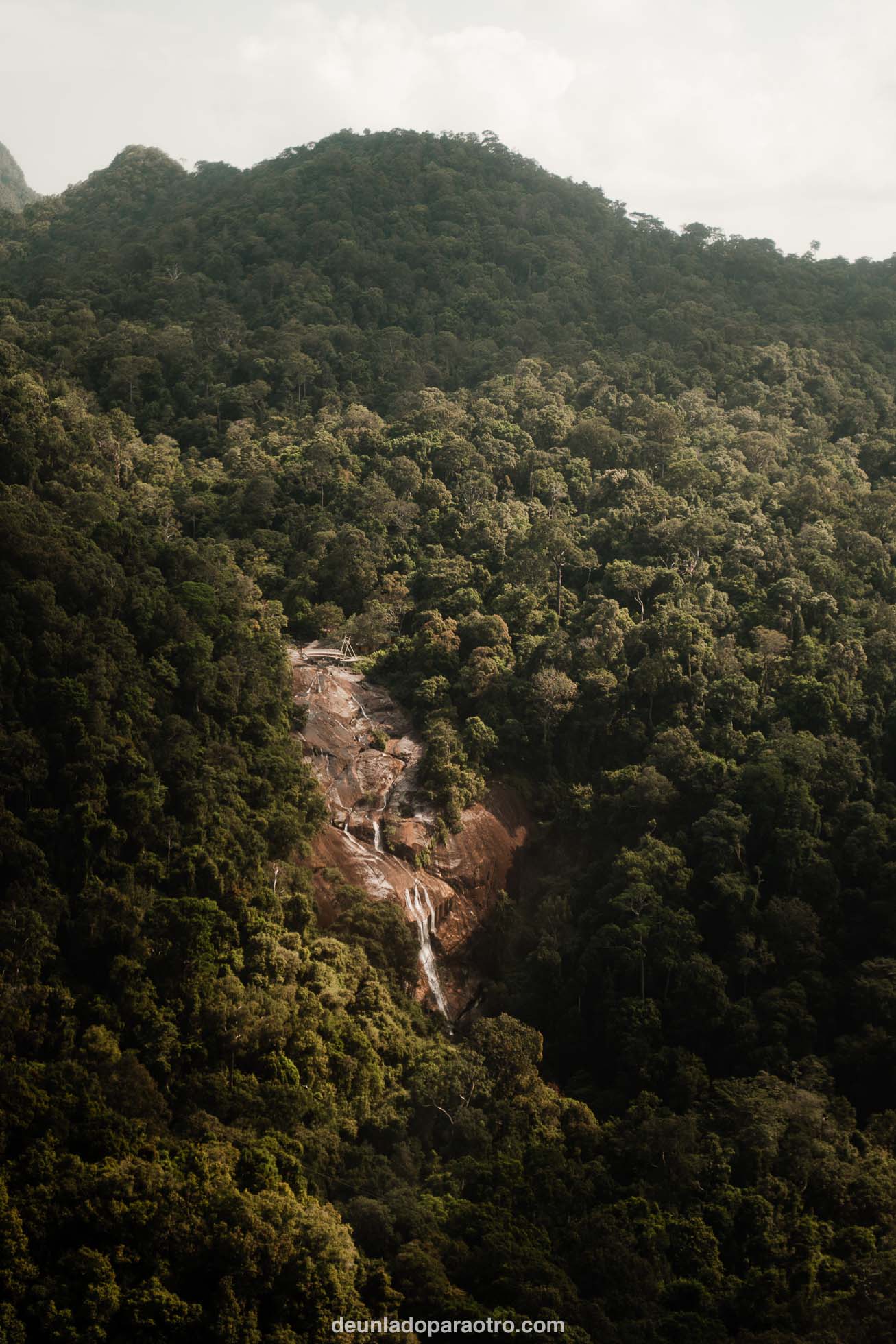 Algo imprescindible que hacer en Langkawi es visitar estas siete piscinas naturales conectadas entre ellas por vistosas cascadas