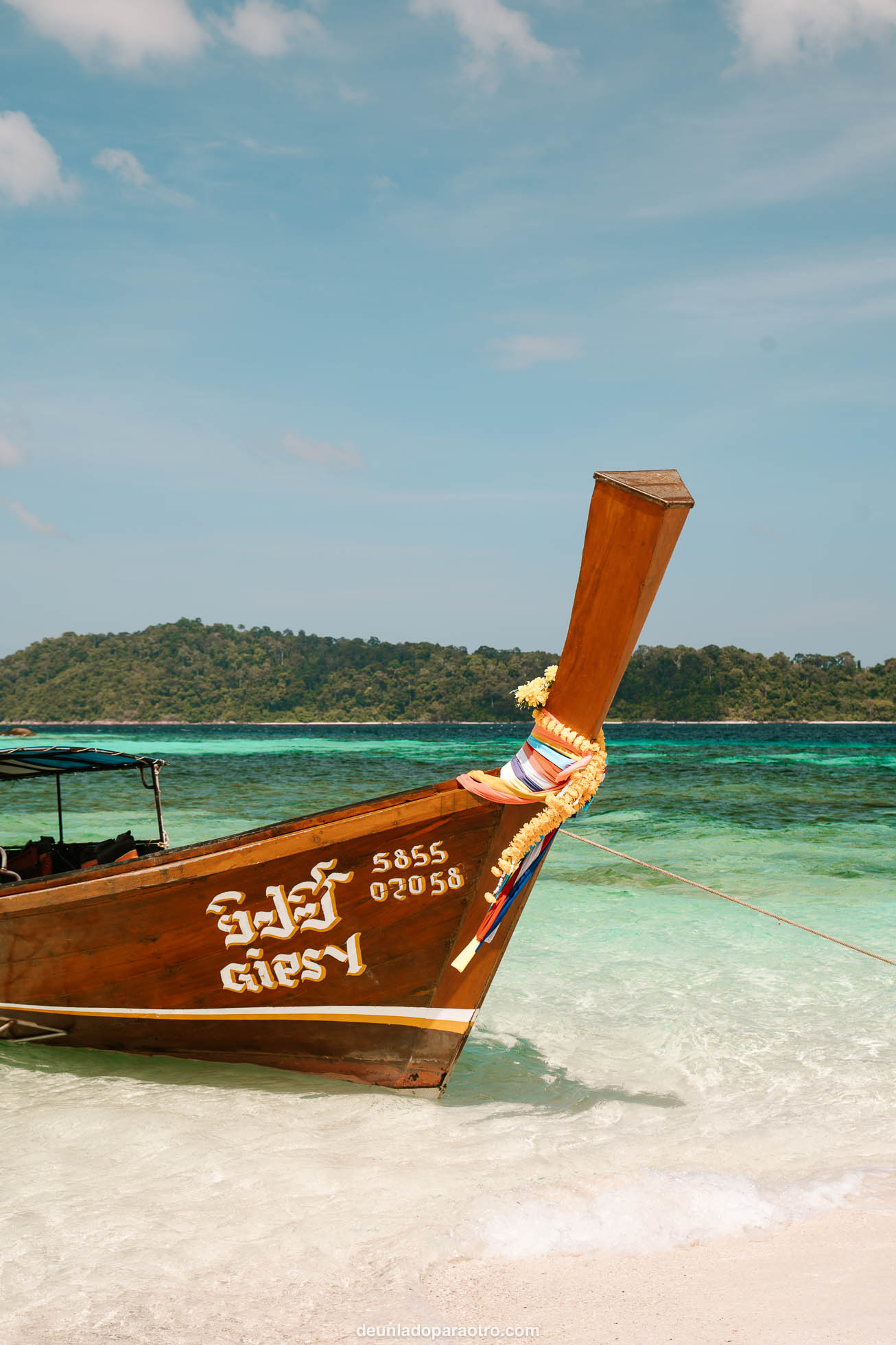 Una de las mejores cosas que hacer en Koh Lipe en 2 días es realizar un tour de playas y snorkel por Koh Lipe