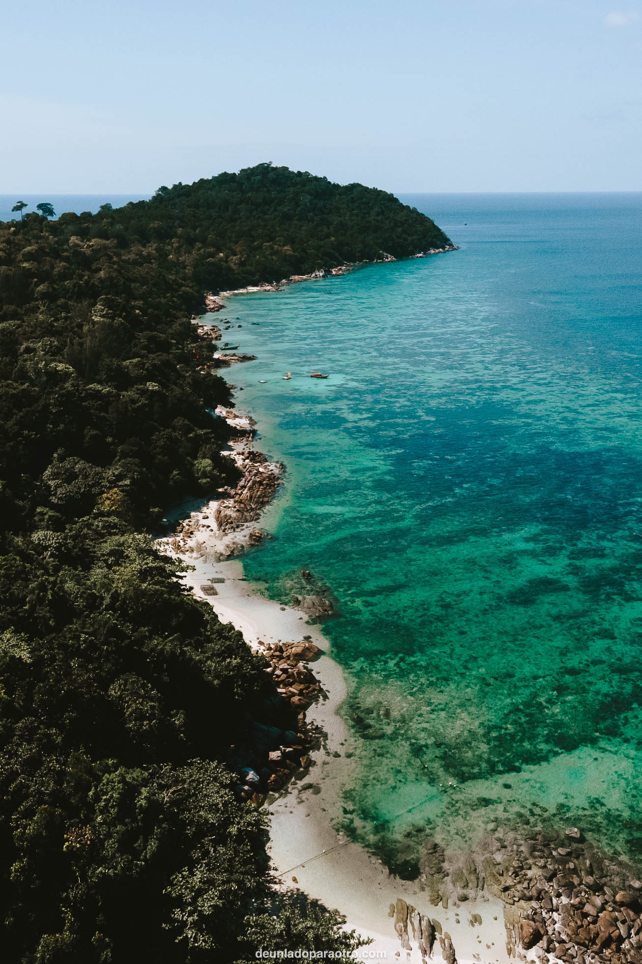Una de las mejores cosas que hacer en Koh Lipe en 2 días es realizar un tour de playas y snorkel por Koh Lipe