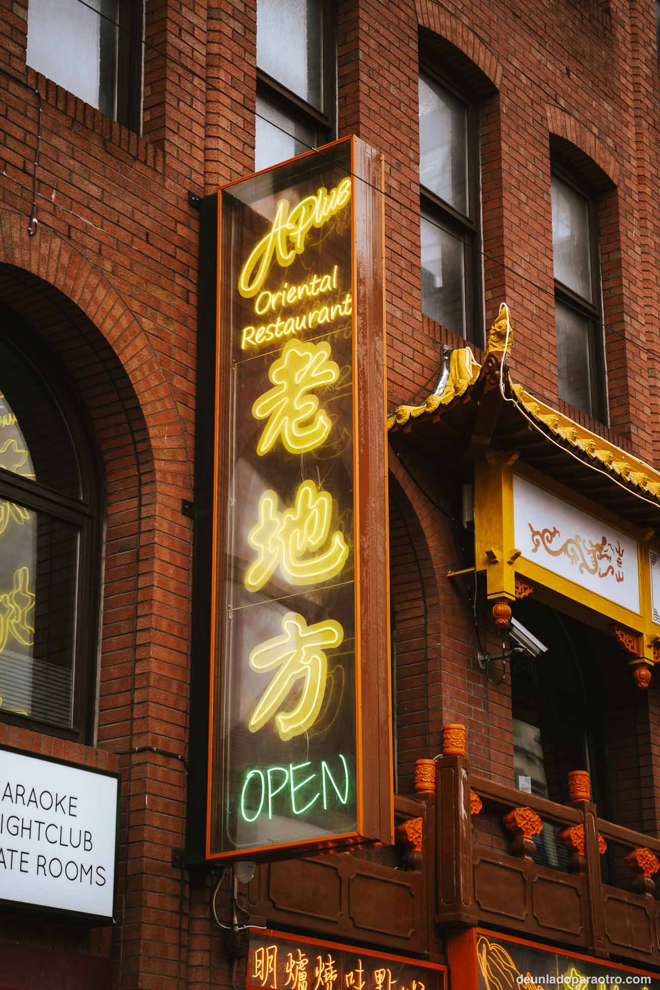 Algo imprescindible que hacer en Manchester es visitar Chinatown, el barrio asiático de la ciudad