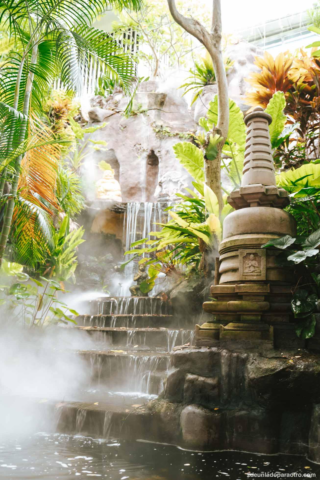 Visitar el Wat Saket, el templo a lo alto de la colina, algo que hacer en Bangkok