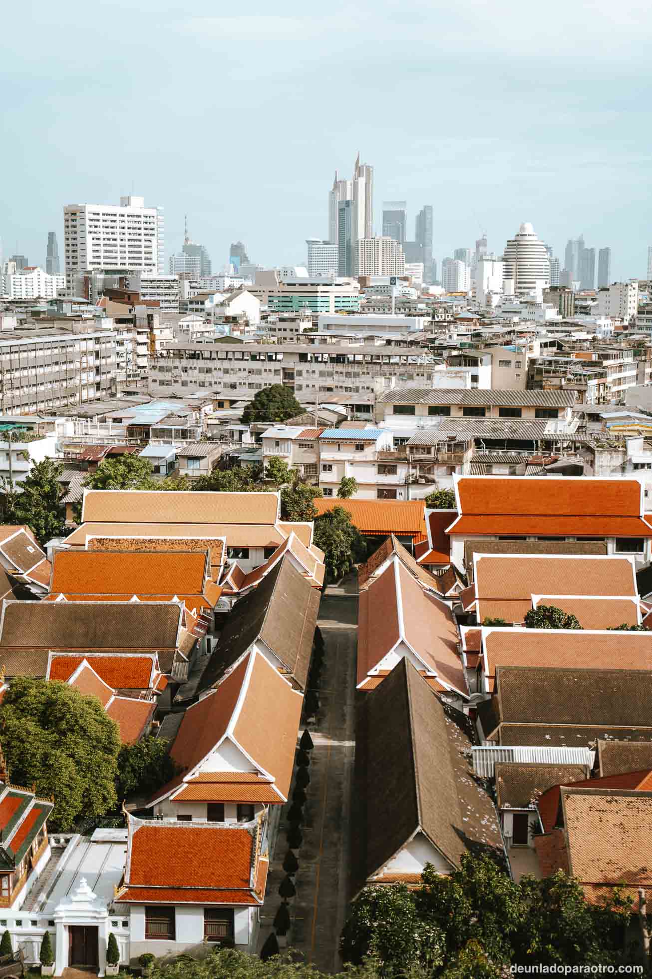 Visitar el Wat Saket, el templo a lo alto de la colina, algo que hacer en Bangkok