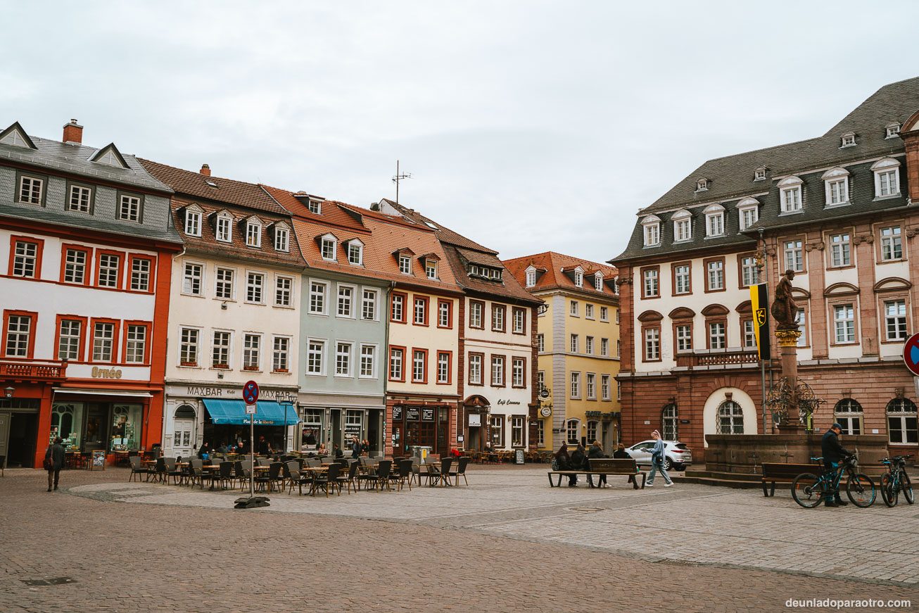 Plaza del Mercado, la más popular que ver en Heidelberg con todas sus casas de colores