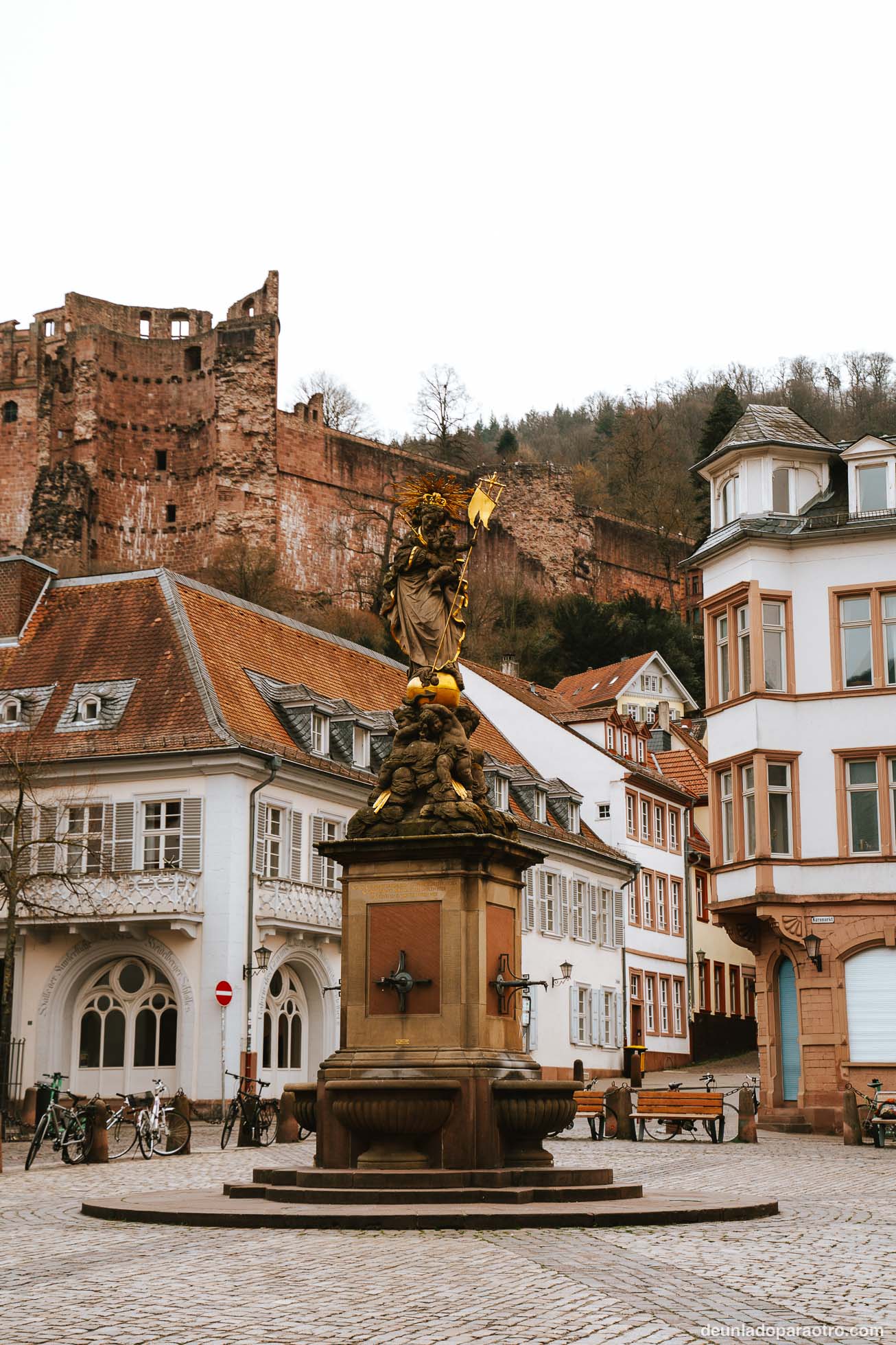 Fuente de Hércules en el Casco Antiguo, algo imprescindible que ver en heidelberg