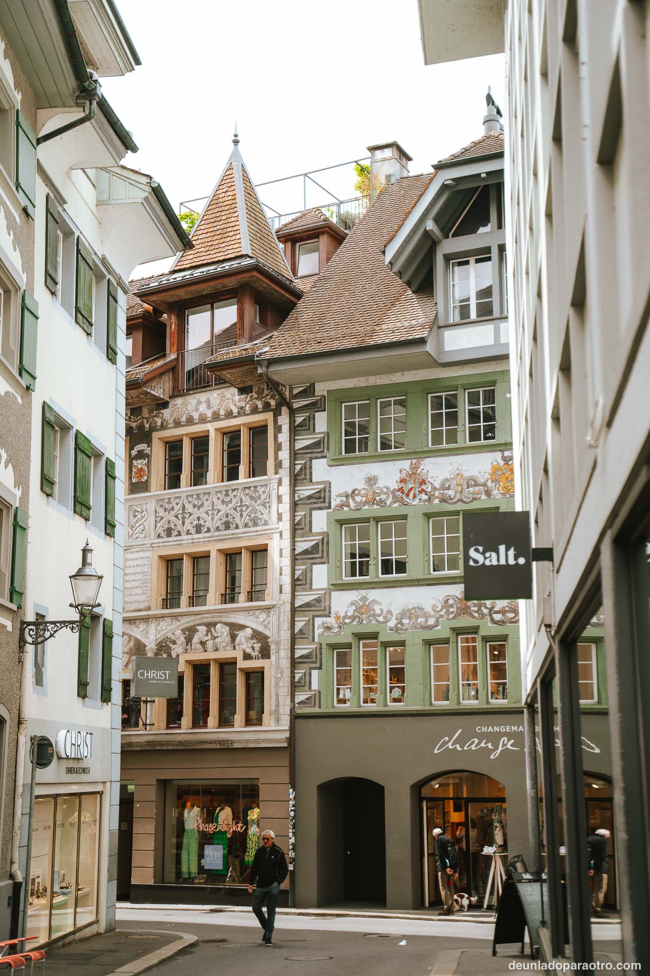 Plaza Hirschenplatz, una zona con mucho encanto que ver en Lucerna en un día