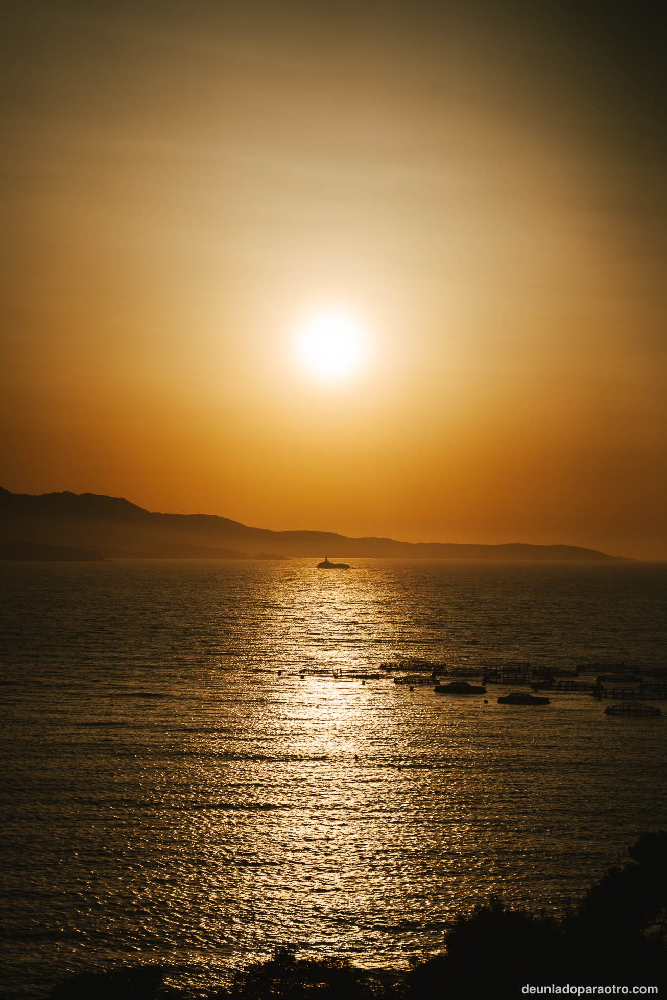 Algo imprescindible que hacer en Ksamil en 2 días, es ver un atardecer con las islas griegas de fondo