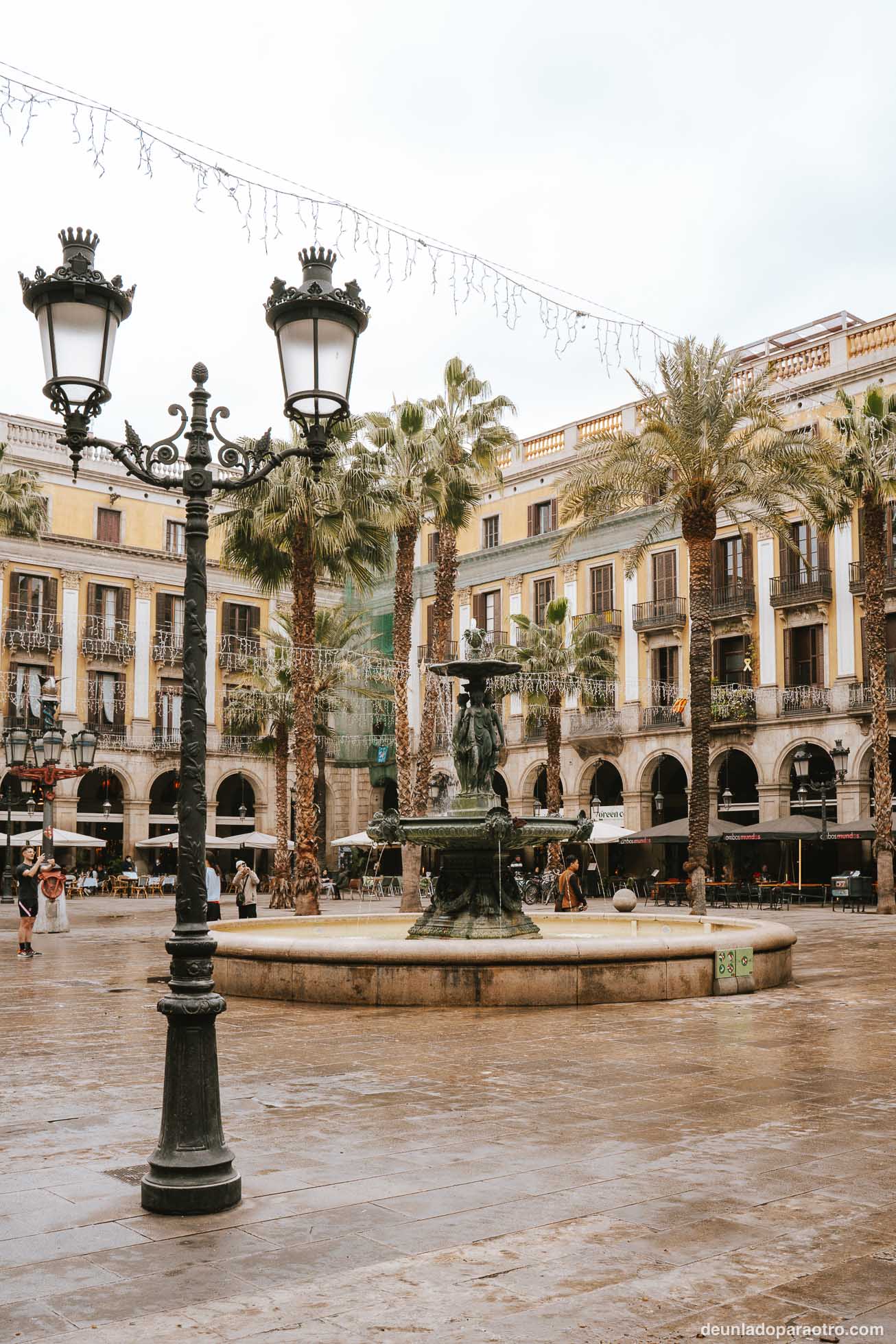 Plaza Real, una plaza súper animada que ver en Barcelona