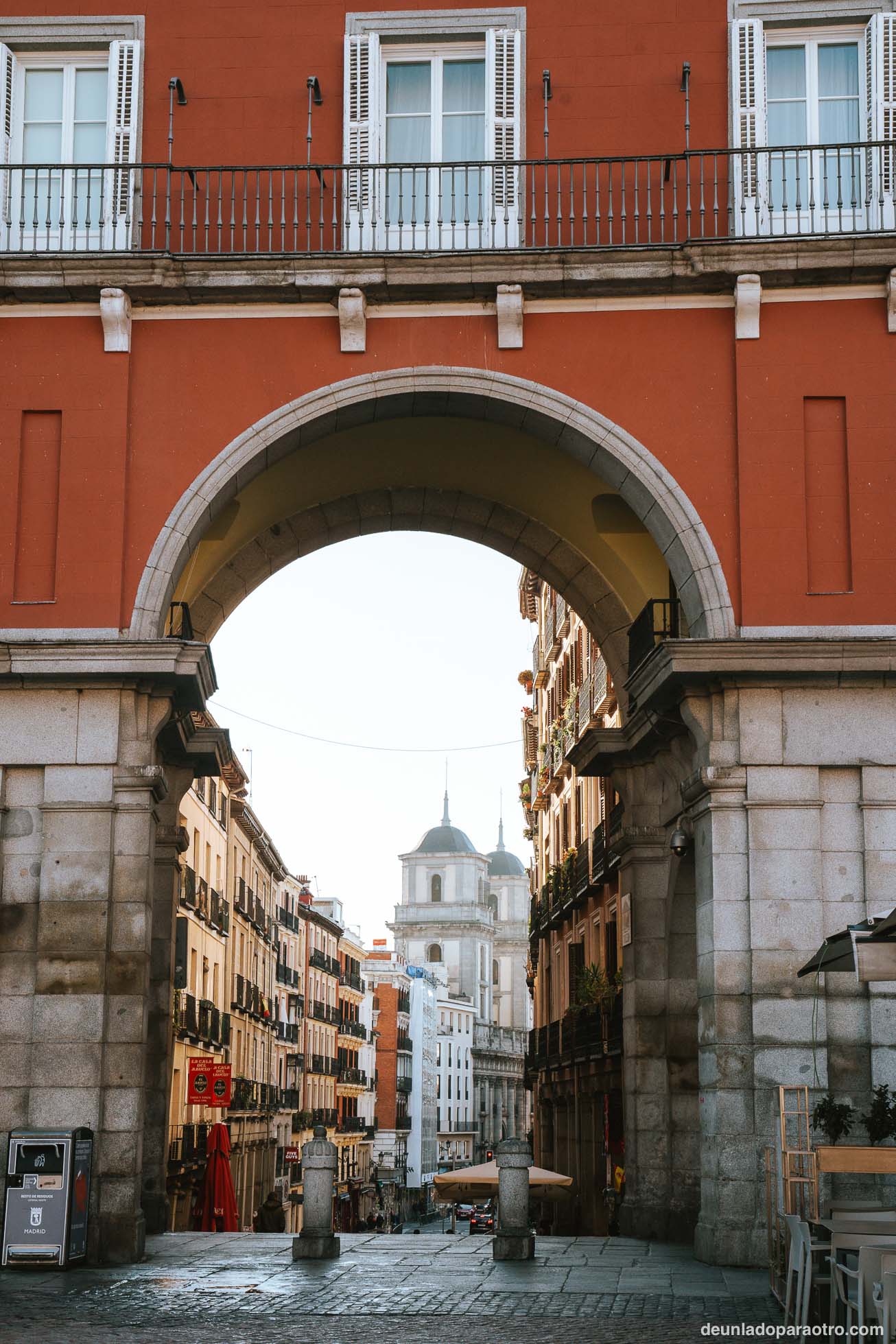 Descubrir la histórica Plaza Mayor y su arquitectura barroca, algo imprescindible que hacer en Madrid en 3 días