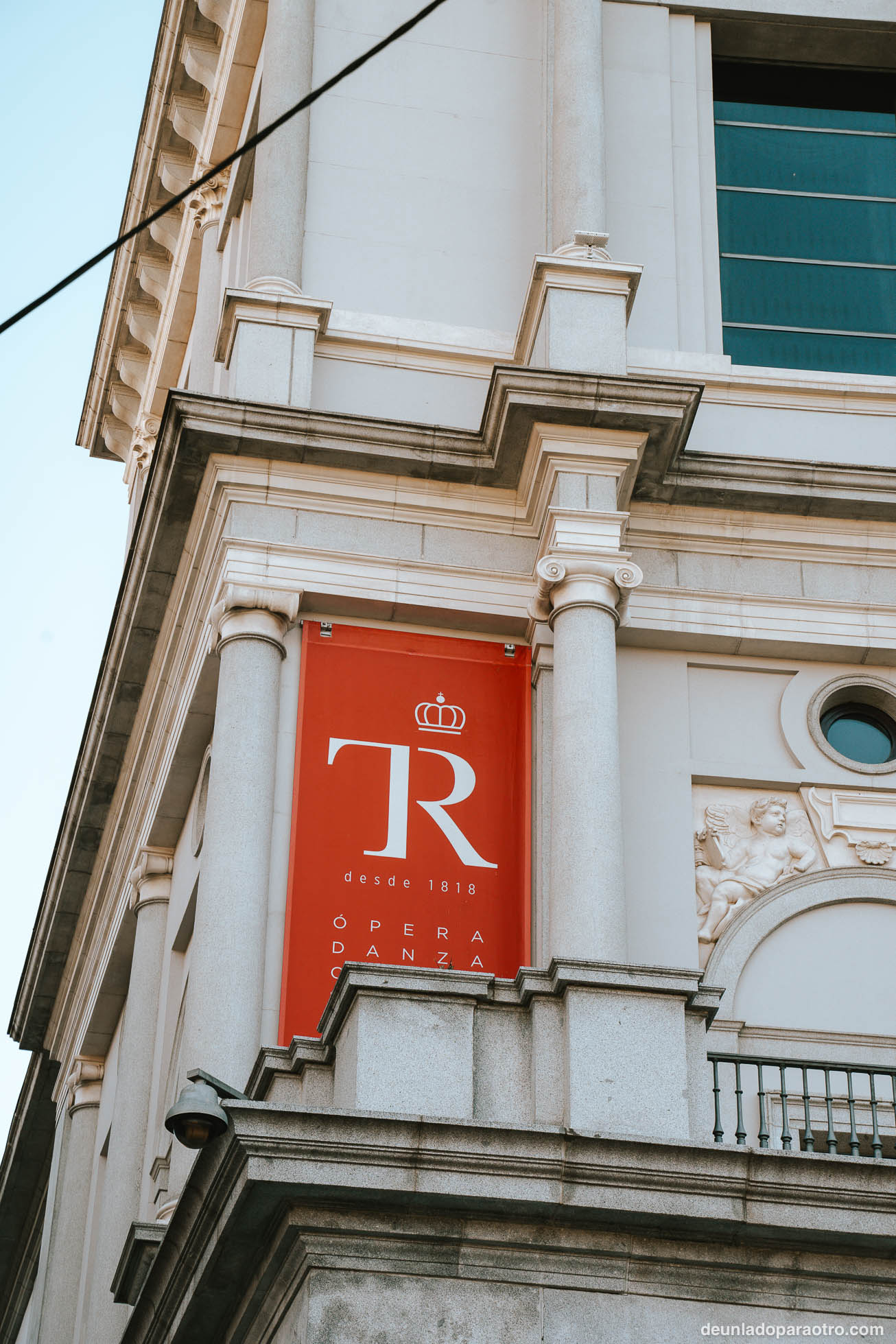 Explorar la Plaza de Oriente y alrededores: Palacio Real, Teatro Real y Jardines de Sabatini