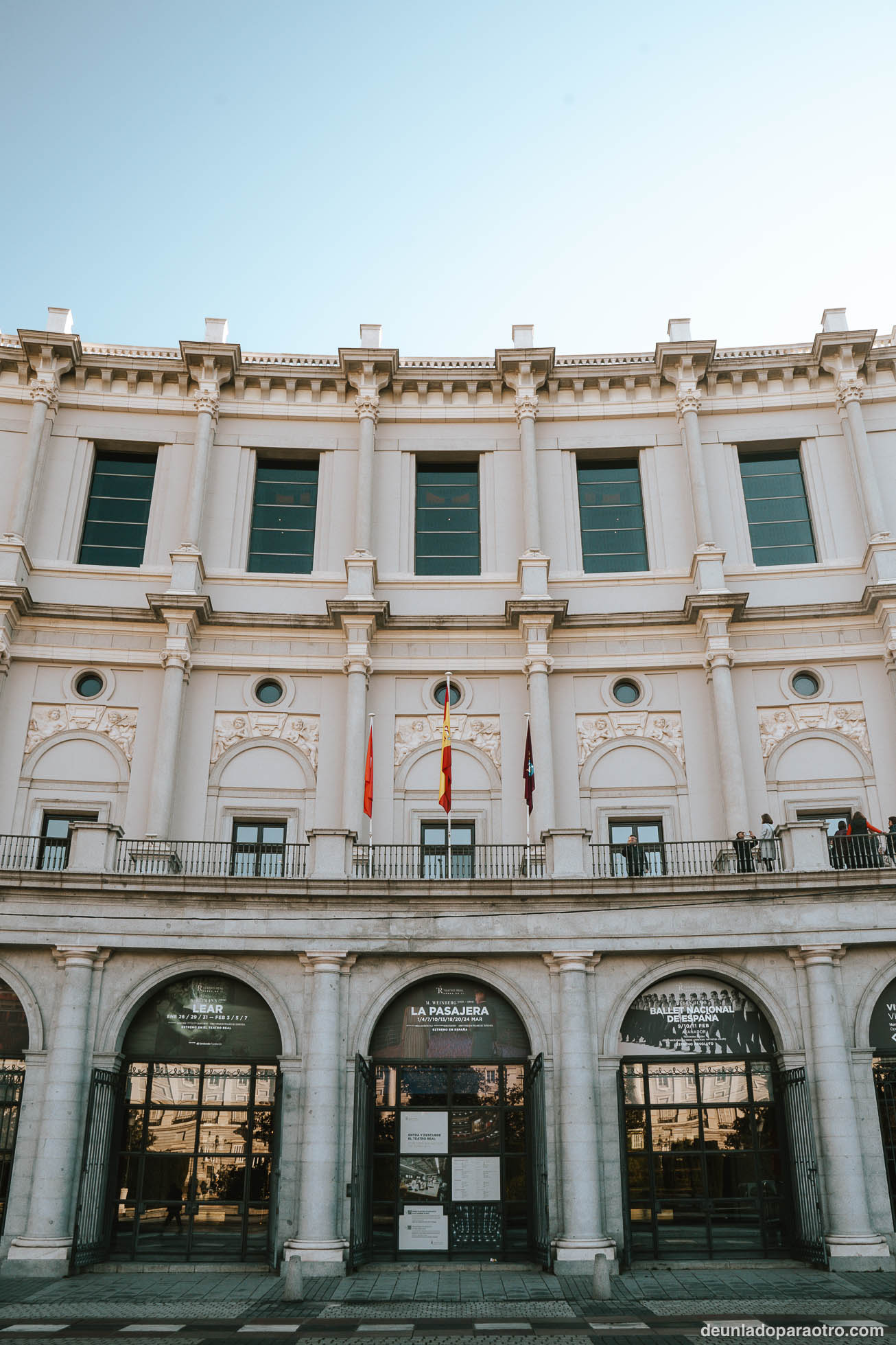 Explorar la Plaza de Oriente y alrededores: Palacio Real, Teatro Real y Jardines de Sabatini