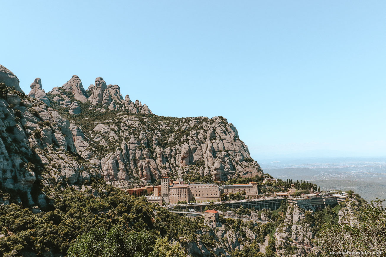 Excursión a Montserrat con tren cremallera, un buen plan que hacer desde Barcelona
