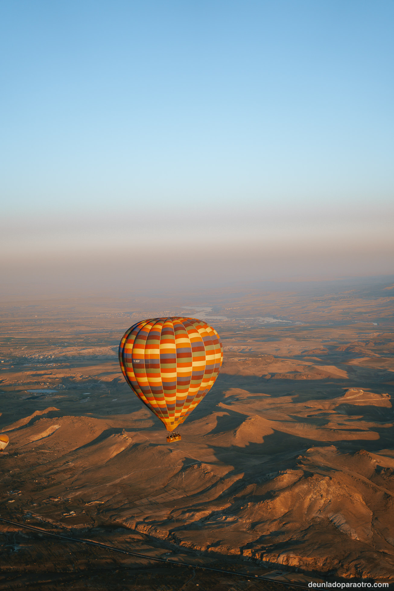 Paseo en globo aerostático, una de las actividades imprescindibles que hacer en la Capadocia