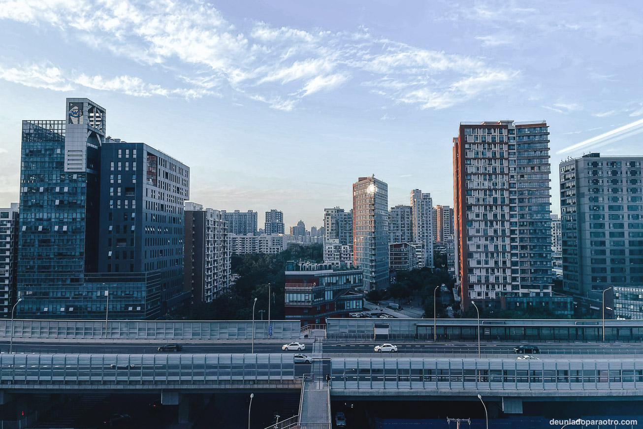 Sanlitun, una zona llena de vida y entretenimiento donde alojarse en Pekín