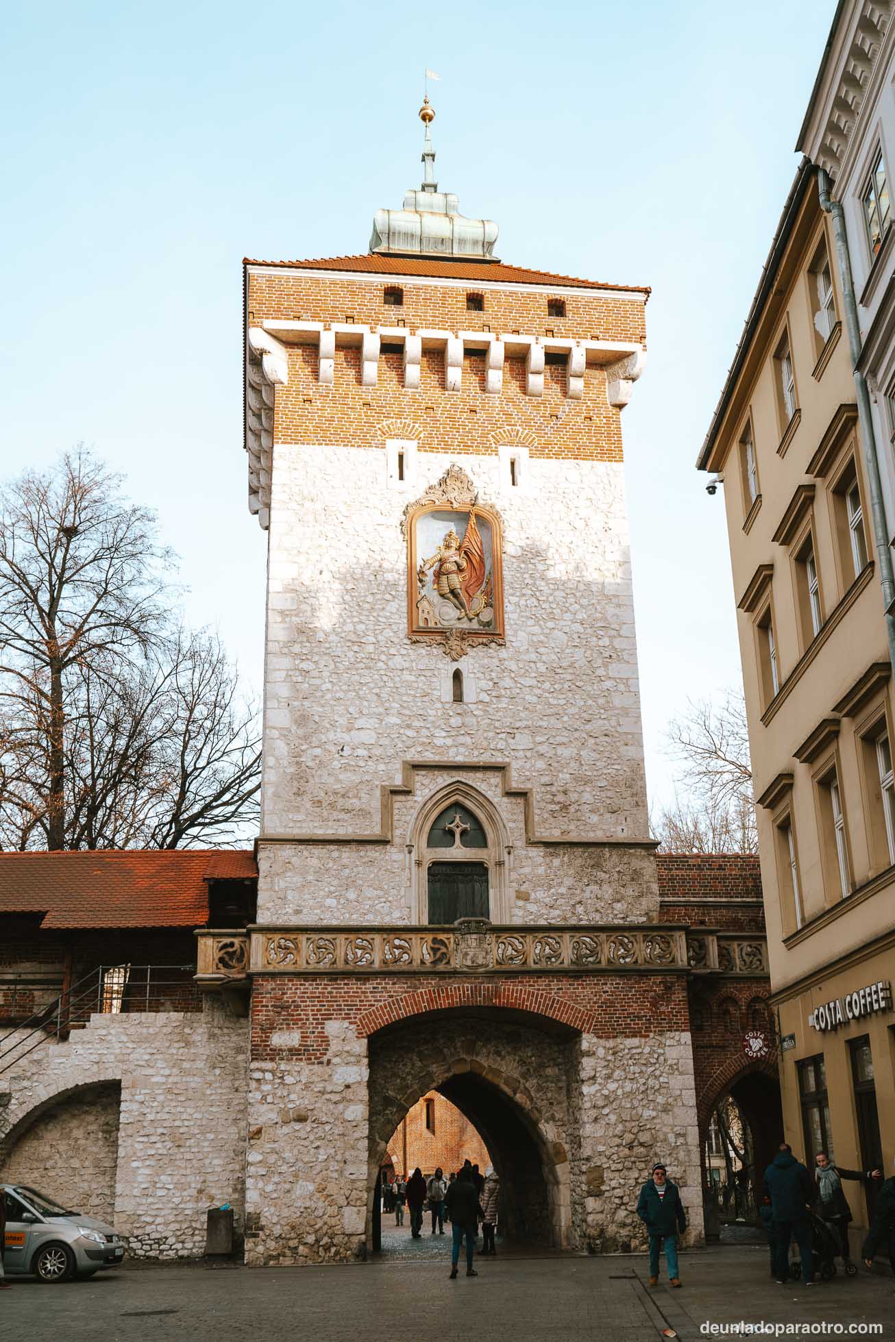 Puerta de San Florián, una antigua torre gótica que ver en Cracovia