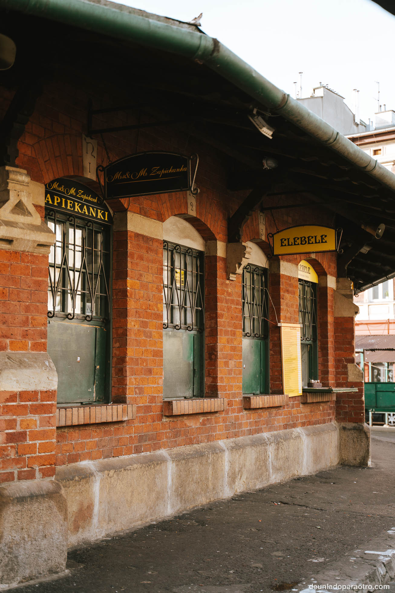 Plaza del Mercado de Okrąglak, un buen lugar donde comer algo en Cracovia