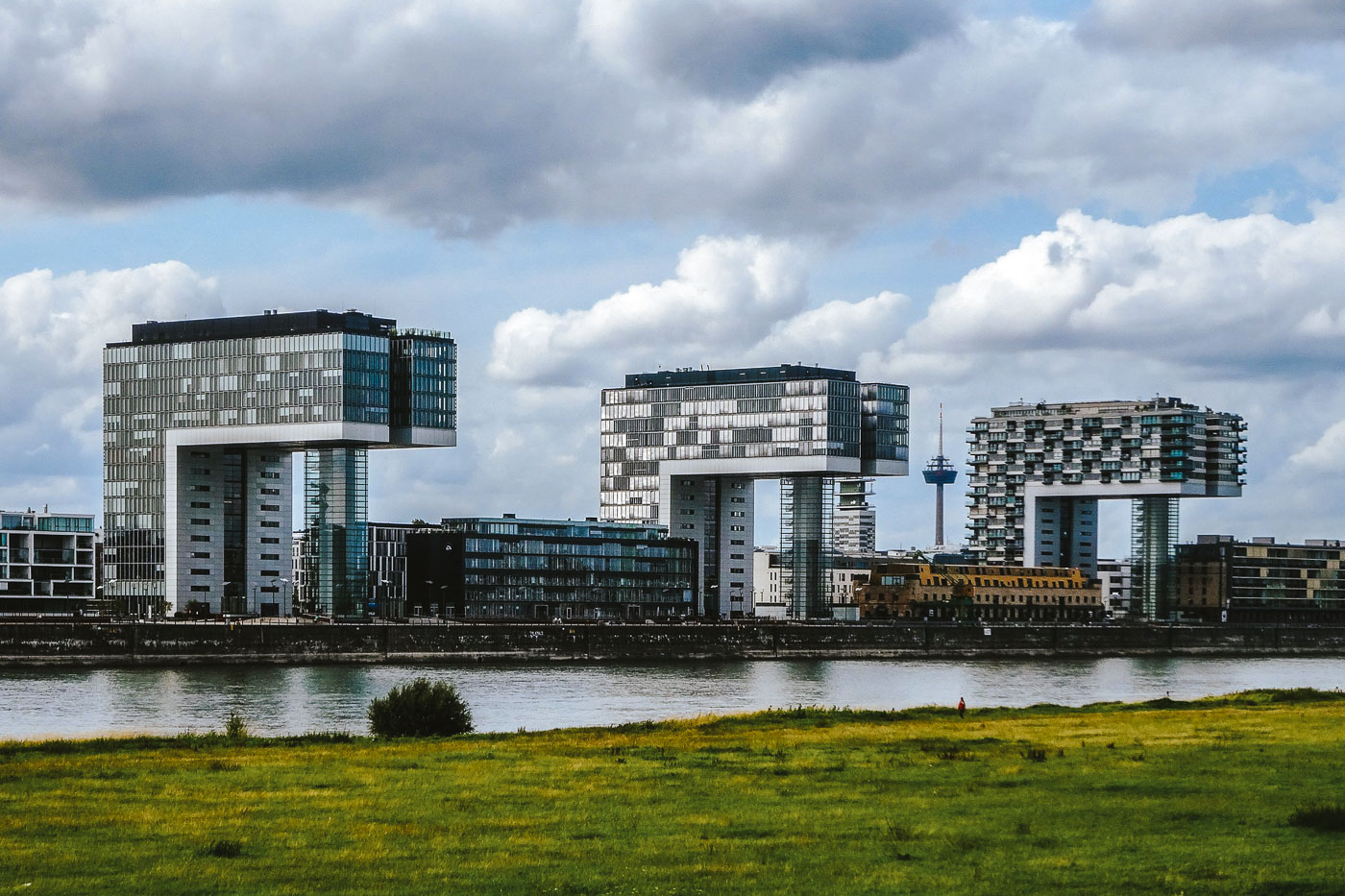 Rheinauhafen y el Kranhäuser, una visita futurista que hacer en Colonia en 1 día