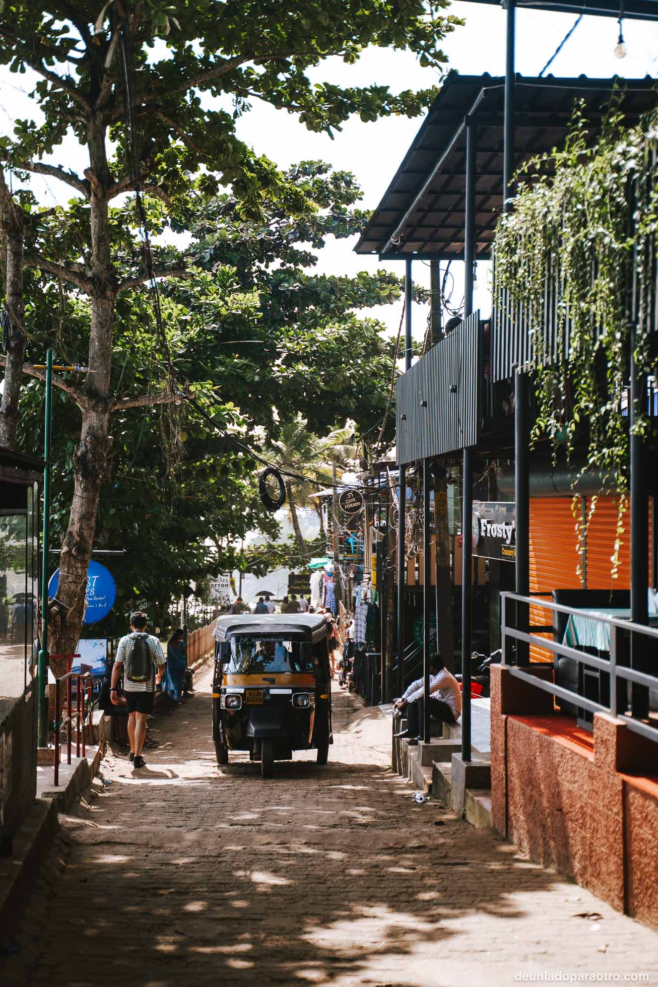 Varkala, un paraíso que ver en Kerala entre acantilados, playas salvajes y puestas de sol