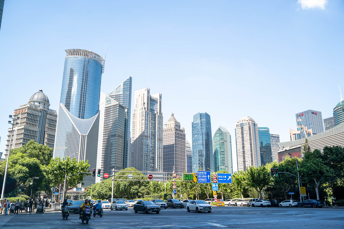 Pudong y sus rascacielos, una zona que representa el Shanghái moderno y futurista