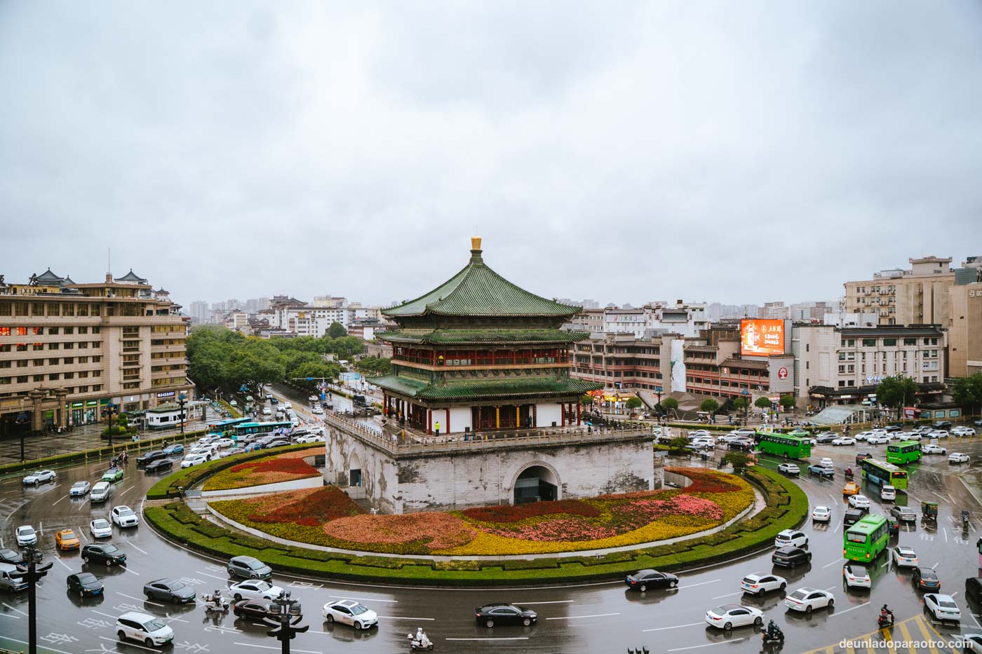 Torre de la Campana desde Kaiyuan Shopping Mall, una de las mejores cosas que ver en Xian en 2 días