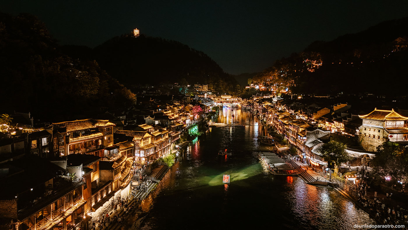Fenghuang, el pueblo más bonito de esta ruta por China en 15 días