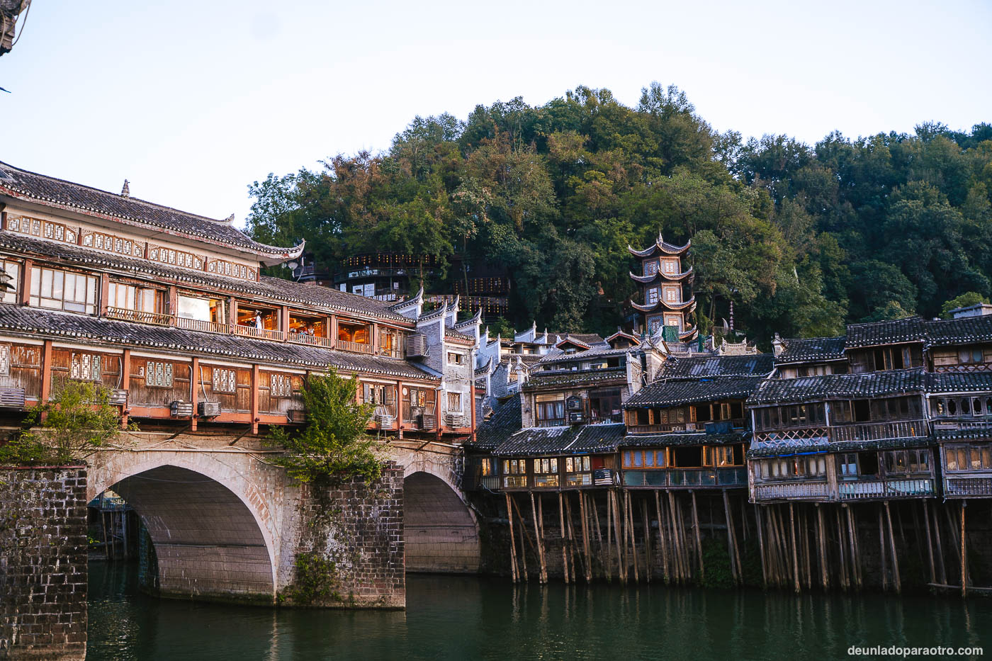 Fenghuang, el pueblo más bonito de esta ruta por China en 15 dias