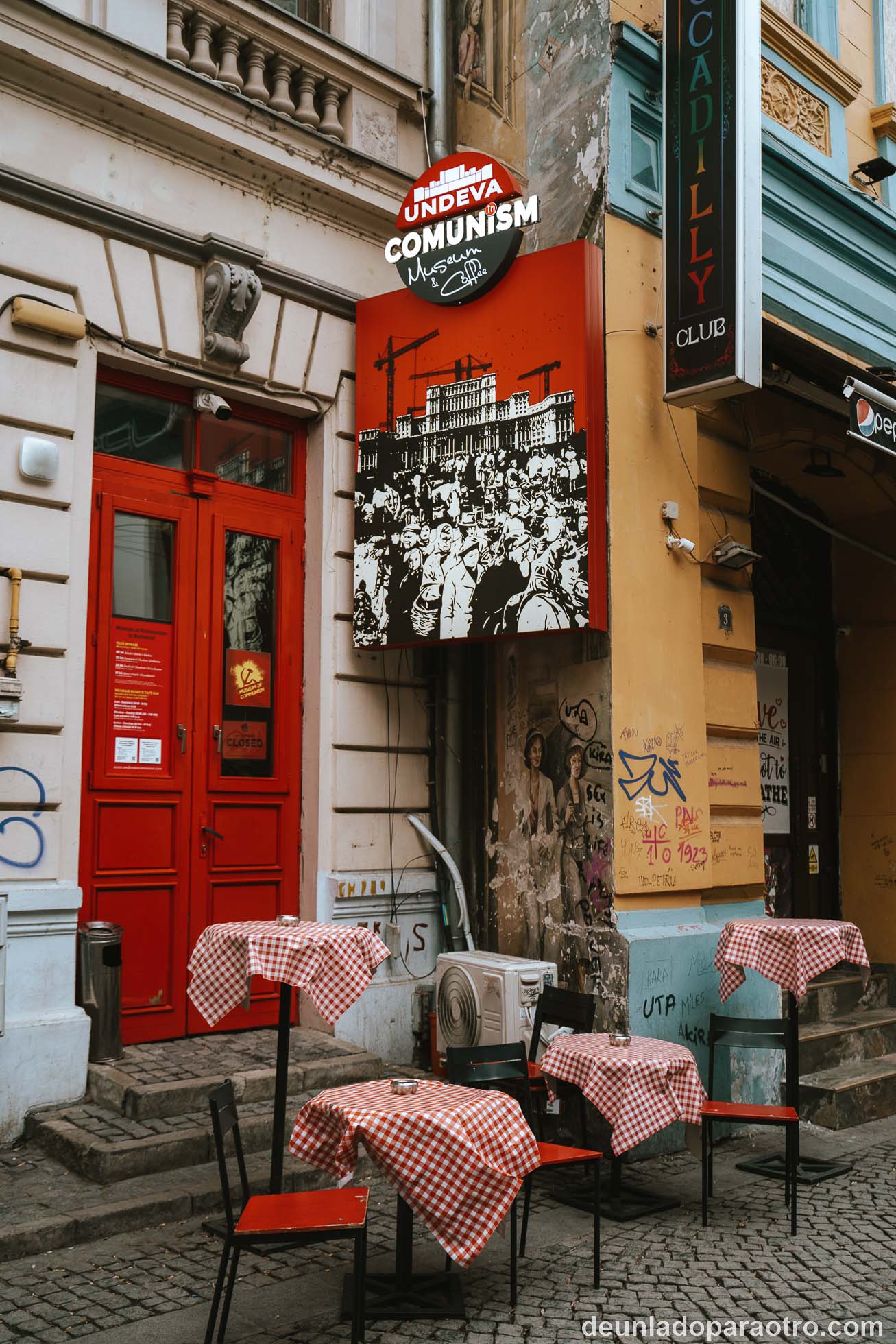 Cómo moverse por Bucarest: la mejor forma de descubrir sus lugares más importantes es recorrerla a pie