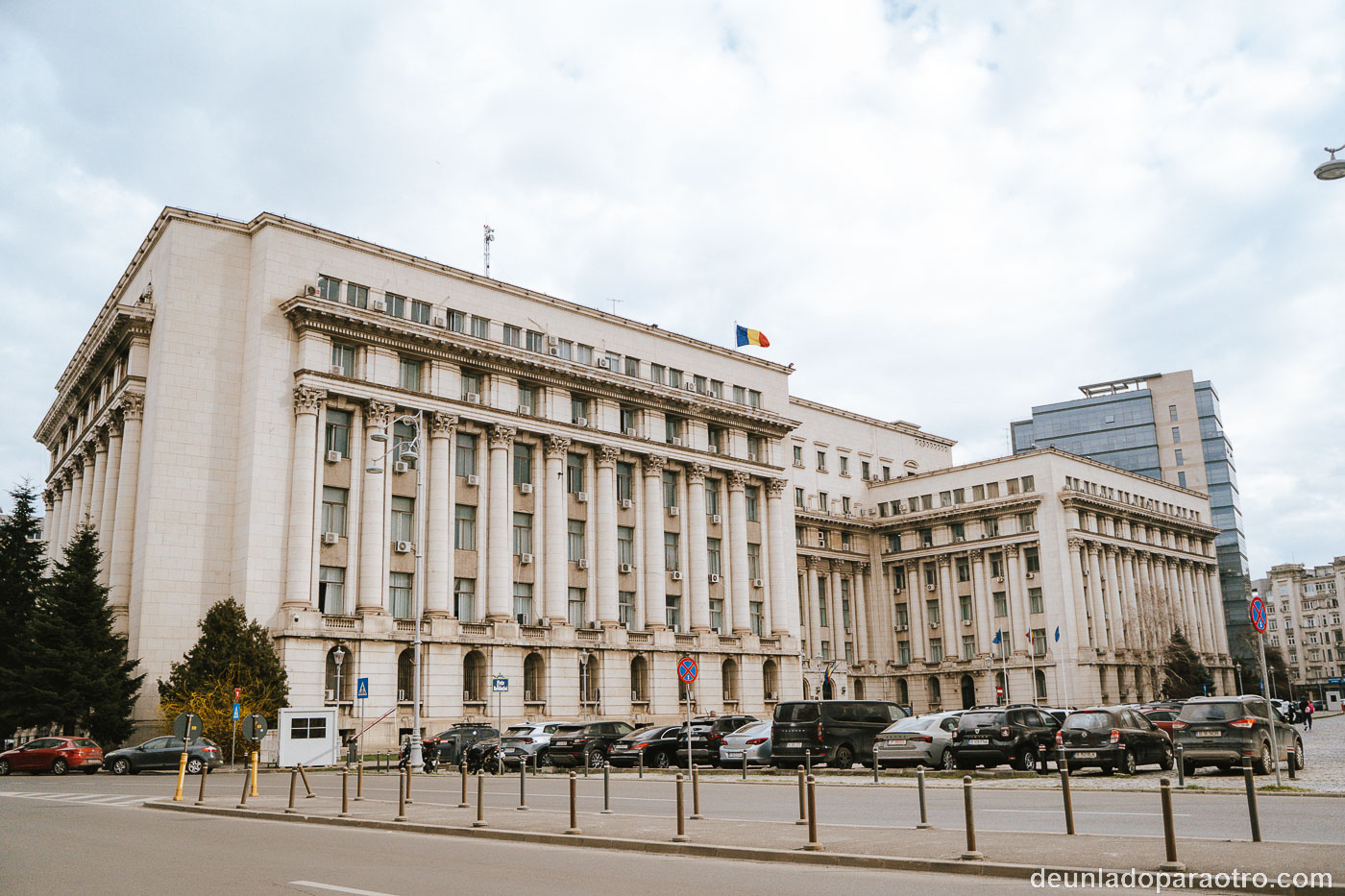 Plaza de la Revolución, uno de los lugares con más peso histórico que ver en Bucarest en 2 días