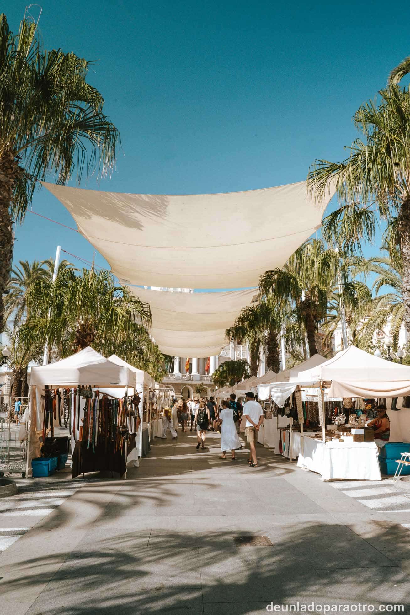 Plaza de San Juan de Dios, una de las mejores cosas que ver en Cádiz en un día