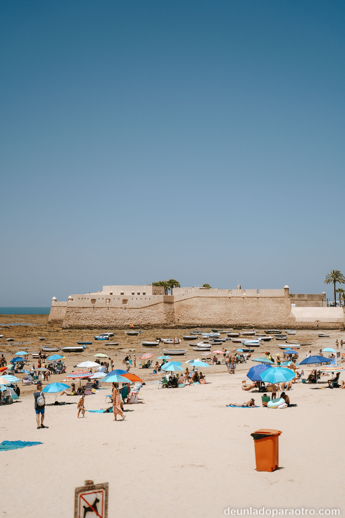 Playa de la Caleta y Castillo de Santa Catalina