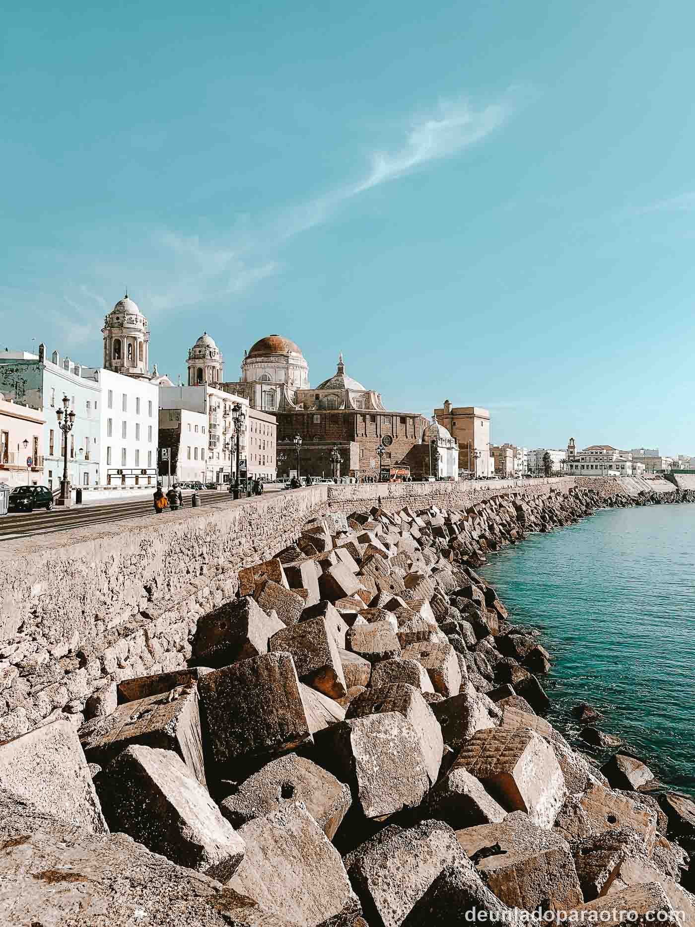 Paseo marítimo Avenida Campo del Sur, una de las mejores cosas que ver en Cádiz en un día
