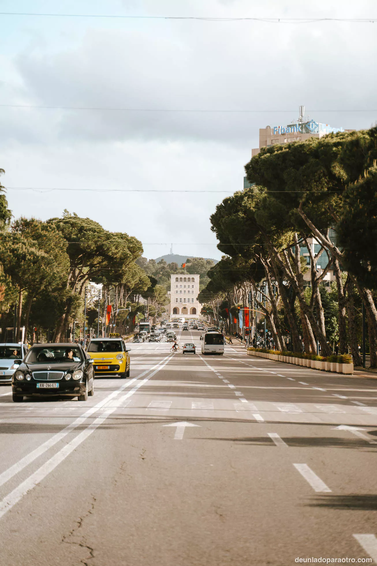 Cómo encontrar coches de alquiler baratos en 2026: 10 consejos para ahorrar