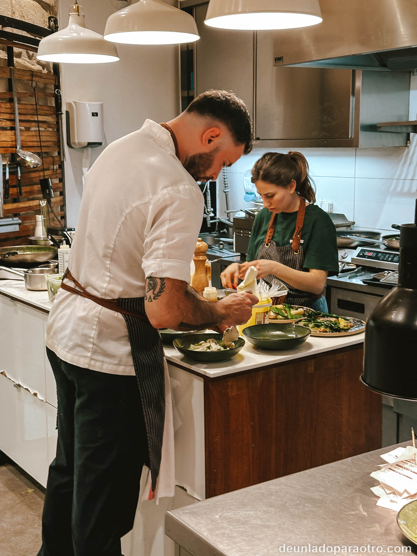 Rue Notre-Dame, Restaurante Pickles, un lugar top para comer en Burdeos