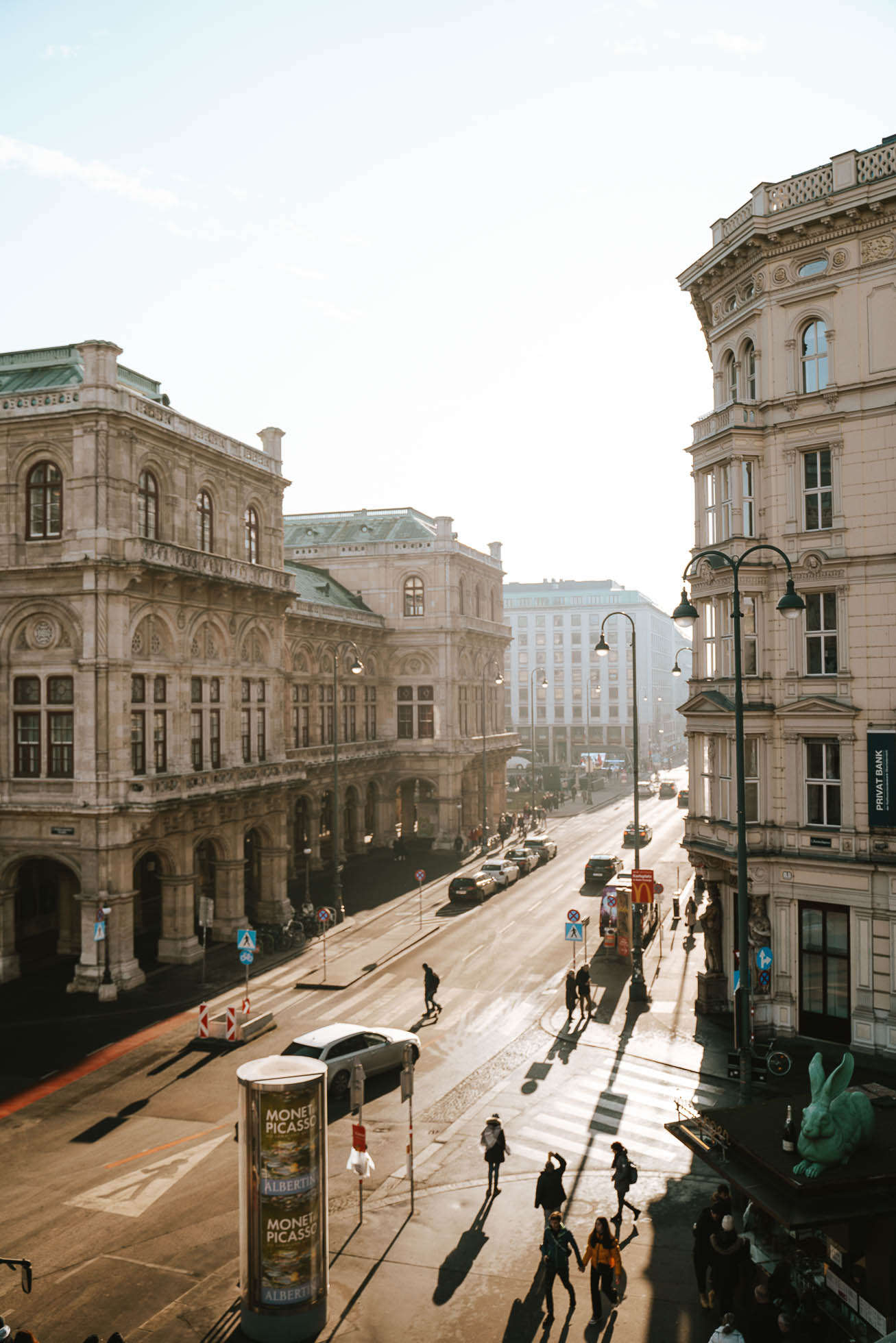 Vistas de la calle donde está la Ópera que ver en Viena