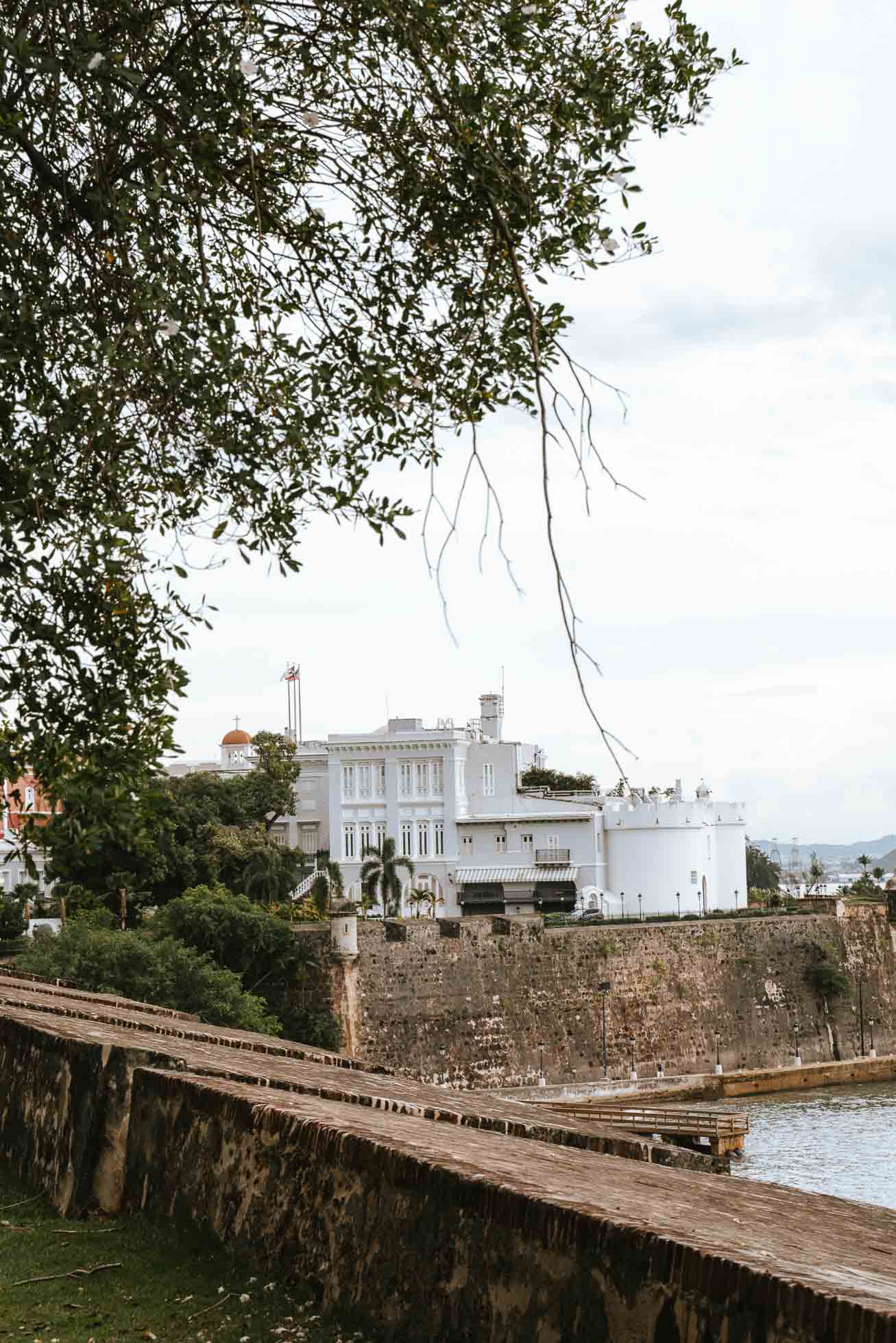 La Fortaleza o Palacio de Santa Catalina, un edificio historico que ver en San Juan Puerto Rico