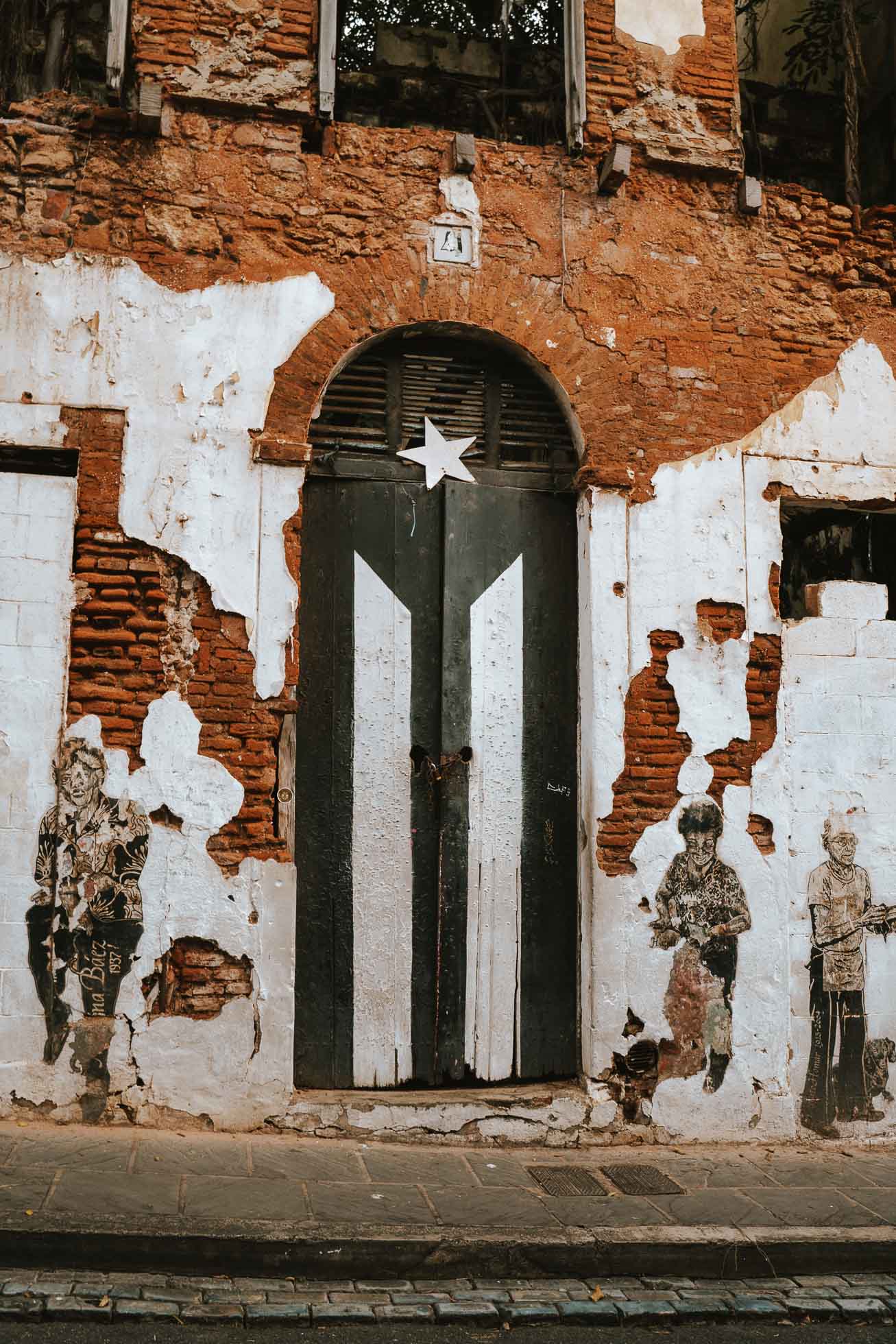 La puerta de la bandera algo que visitar en San Juan Puerto Rico