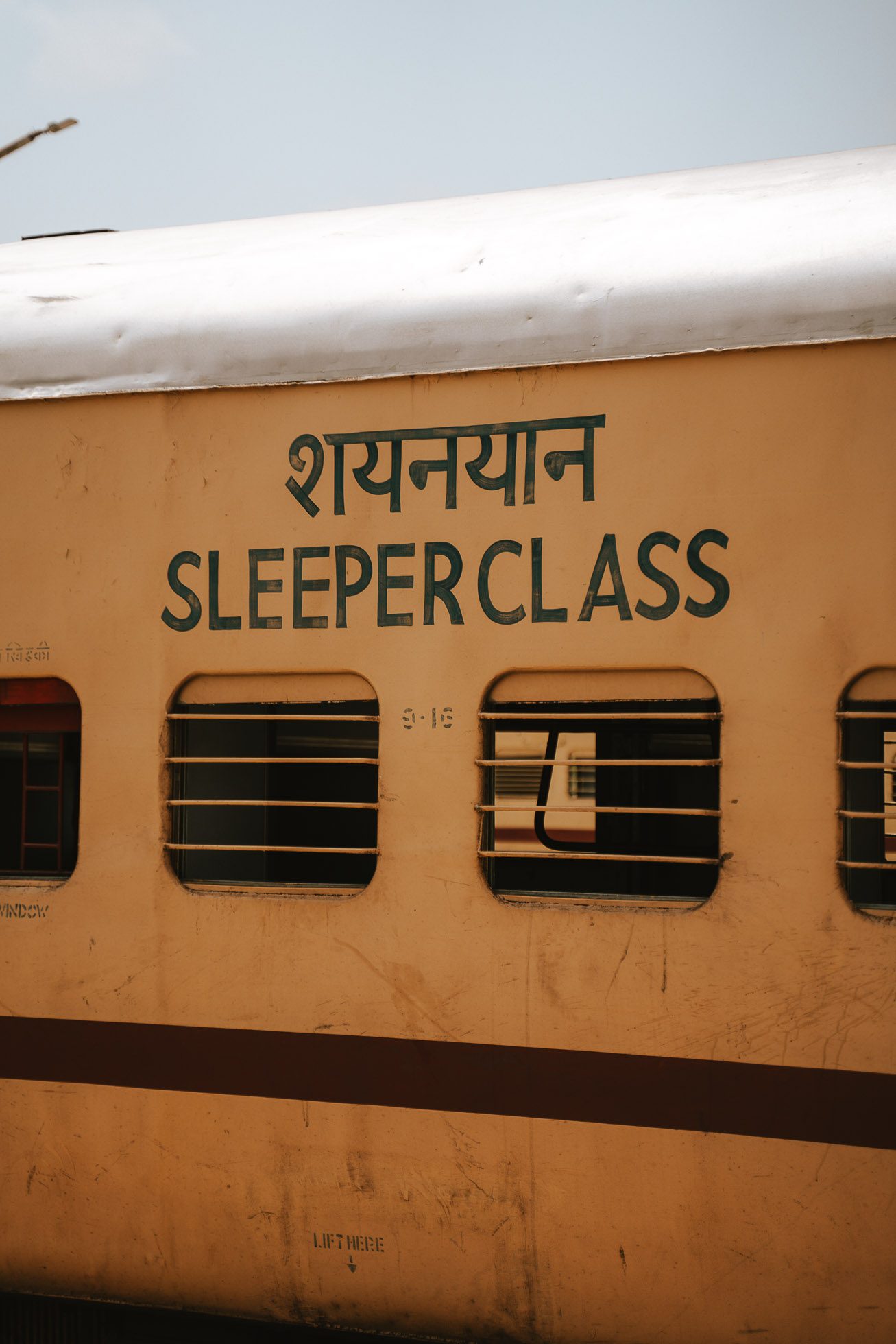 tren Sleeper Class algo que ver en el Norte de la India
