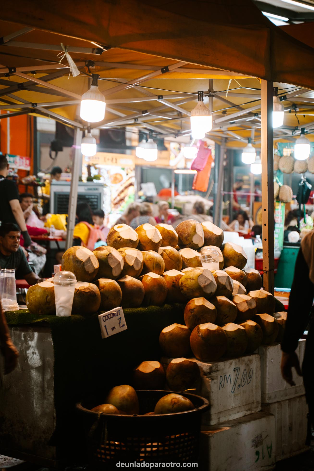 Visitar los mercados nocturnos de la isla algo imprescindible que hacer en Langkawi en 2 días