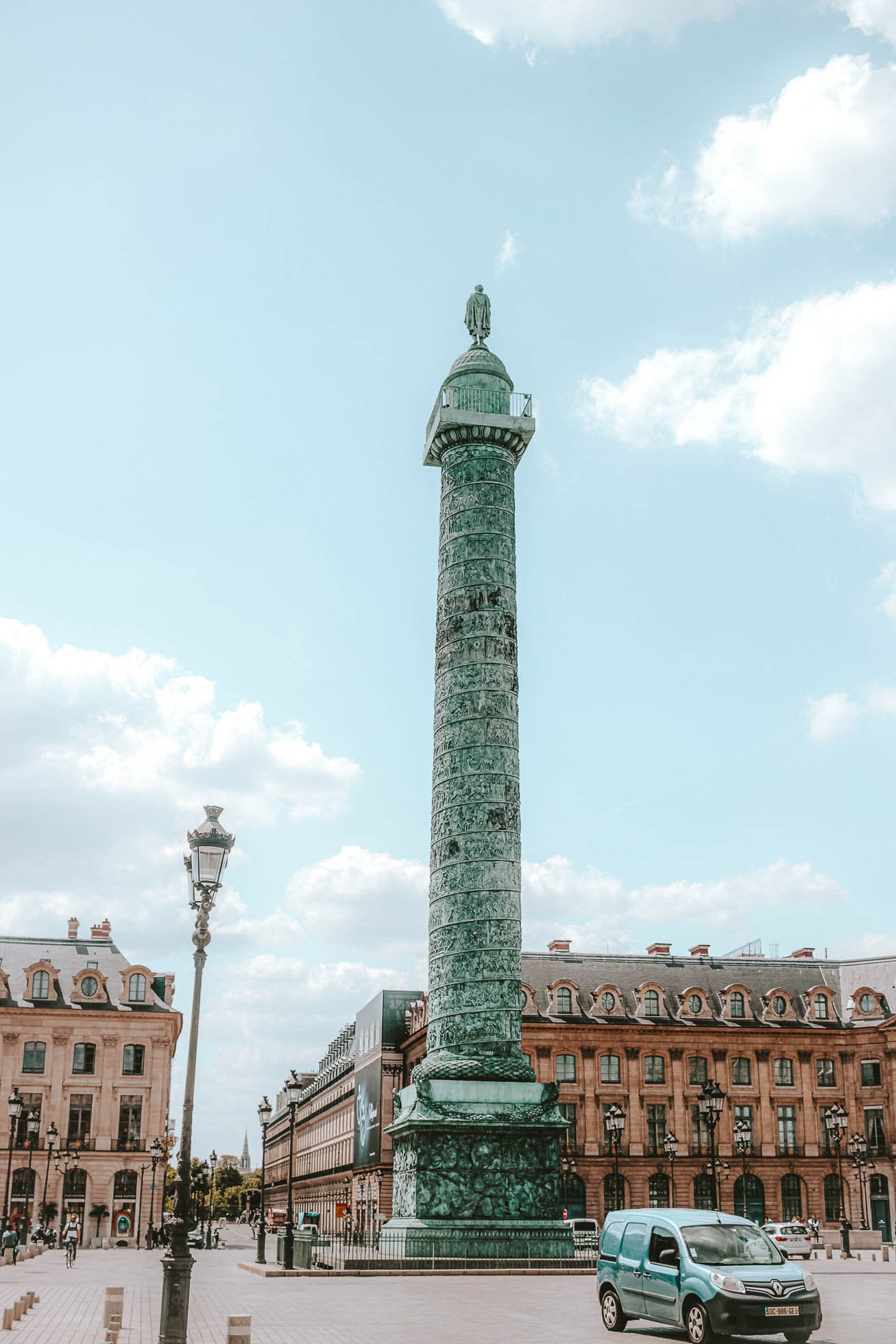 Una popular plaza que visitar en París en dos días