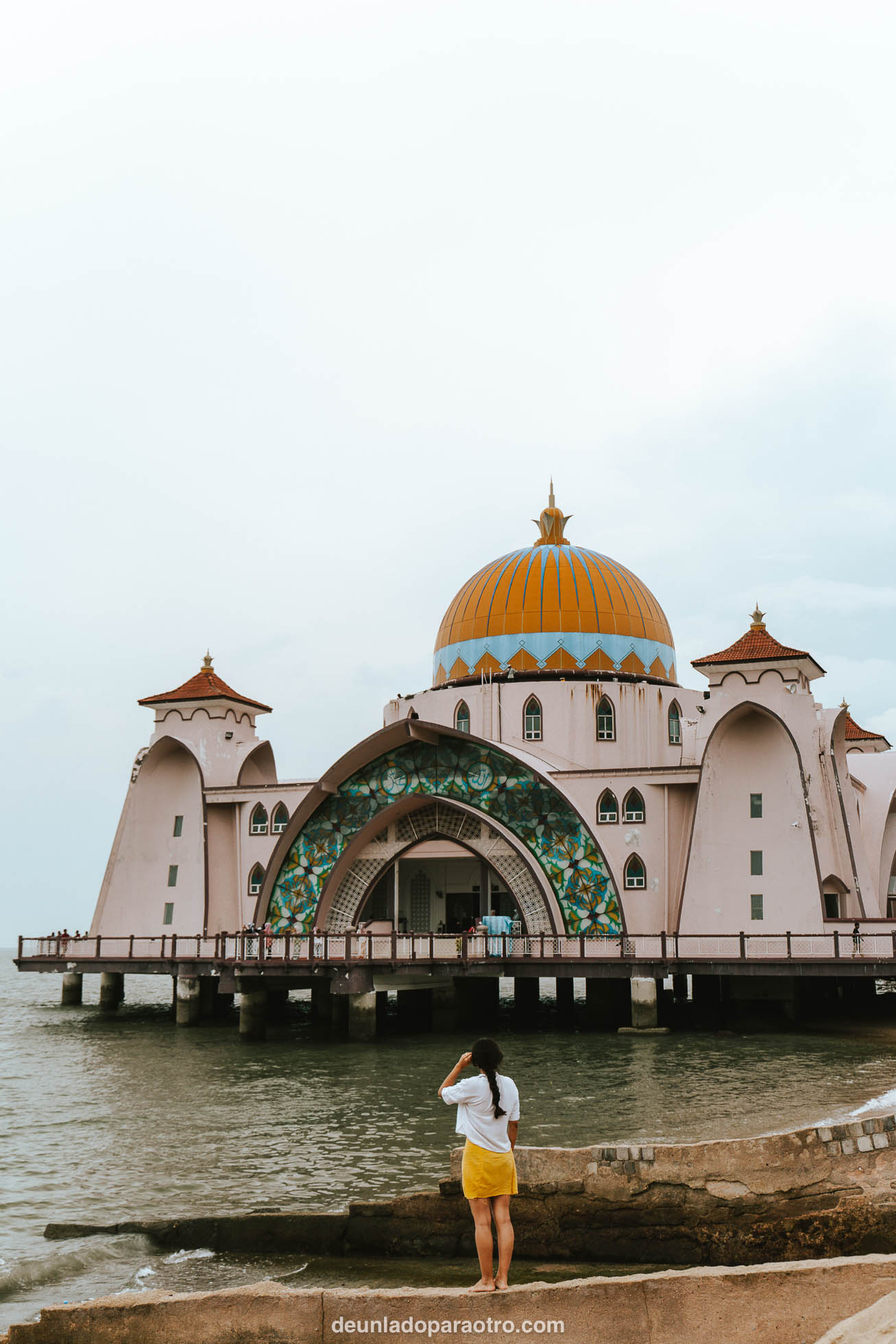 Mezquita Masjid Selat en tu ruta por Singapur Malasia y Tailandia