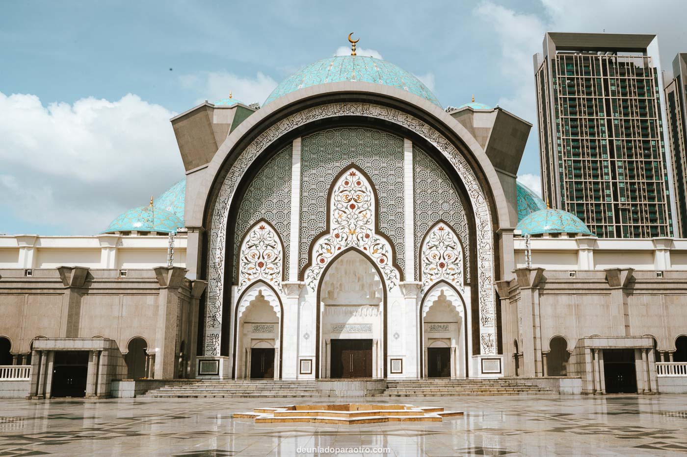 Mezquita Wilayah, la más bonita que ver en Kuala Lumpur