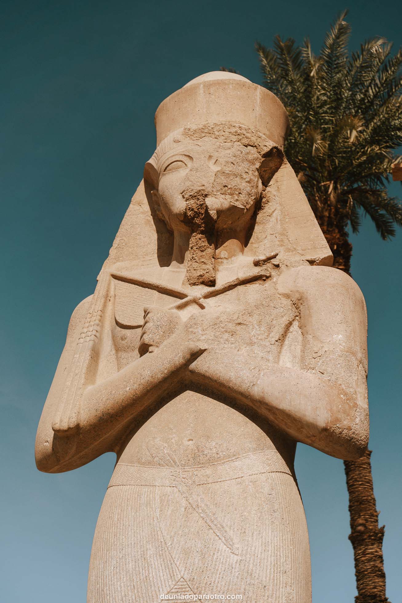 Estatua en el Templo de Karnak, algo que visitar en Luxor