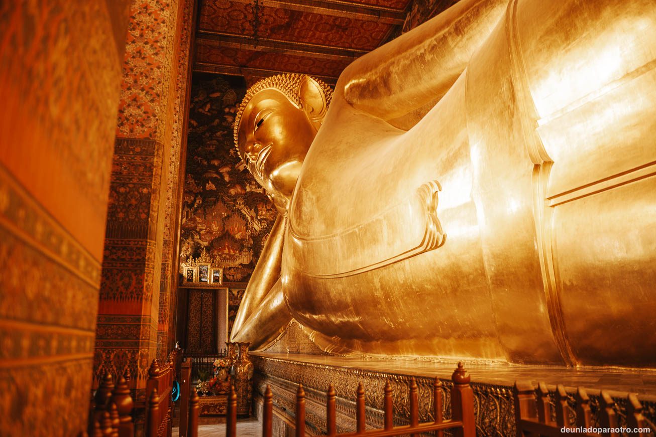 Buda reclinado en el Wat Pho, el templo más bonito que ver en Bangkok en 2 días