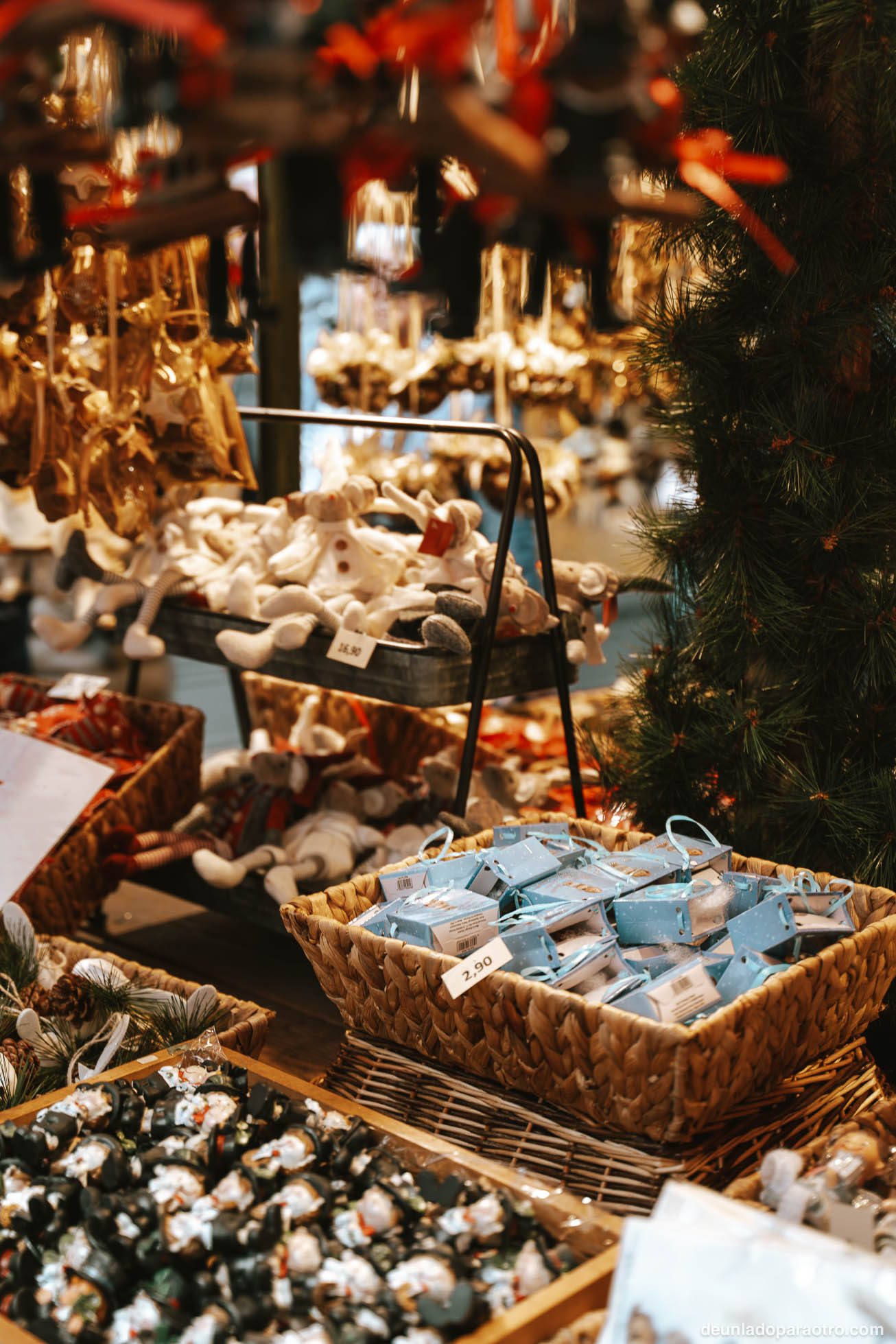 Vivir la Navidad en Salzburgo y explorar el Christkindlmarkt, el mercado de navideño más importante que ver en Salzburgo.