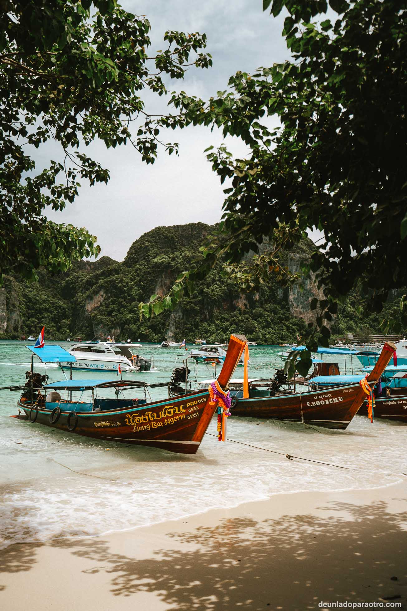 Tour en barca tradicional, lo mejor que hacer en Phi Phi