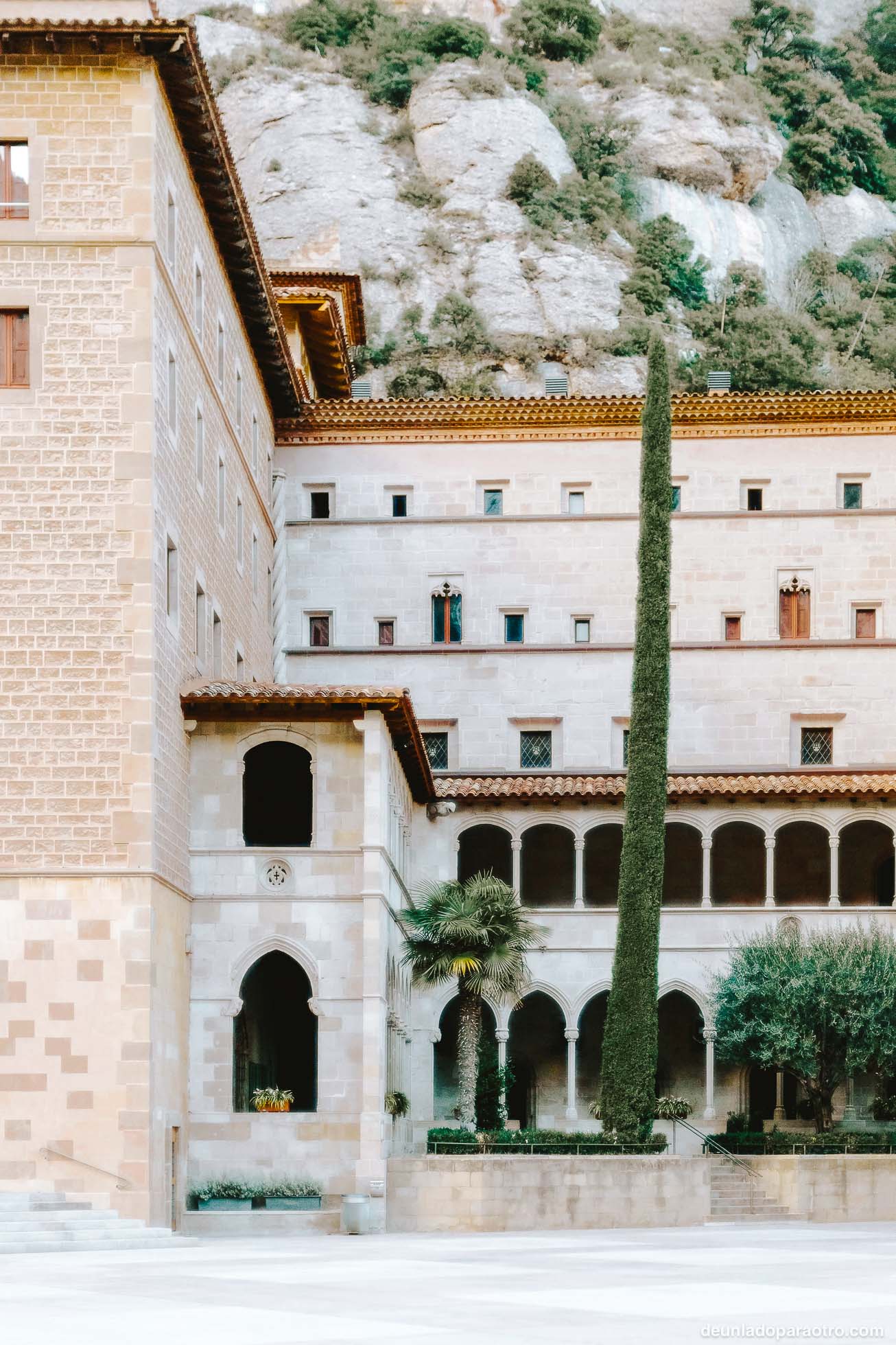 Montserrat, una de las excursiones más emblemáticas que hacer desde Barcelona en un día