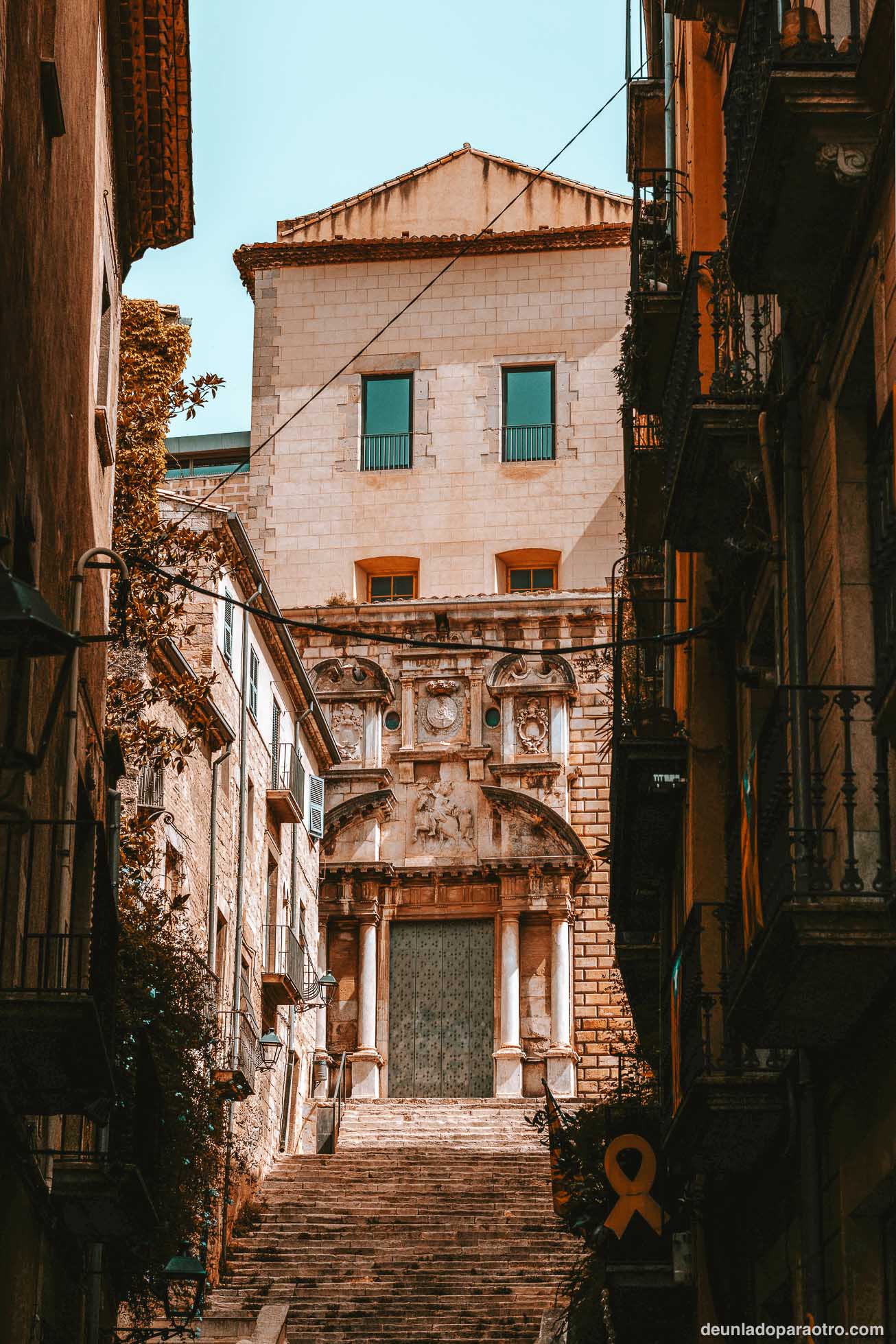 Girona, una de las mejores excursiones desde Barcelona en un día con carácter medieval